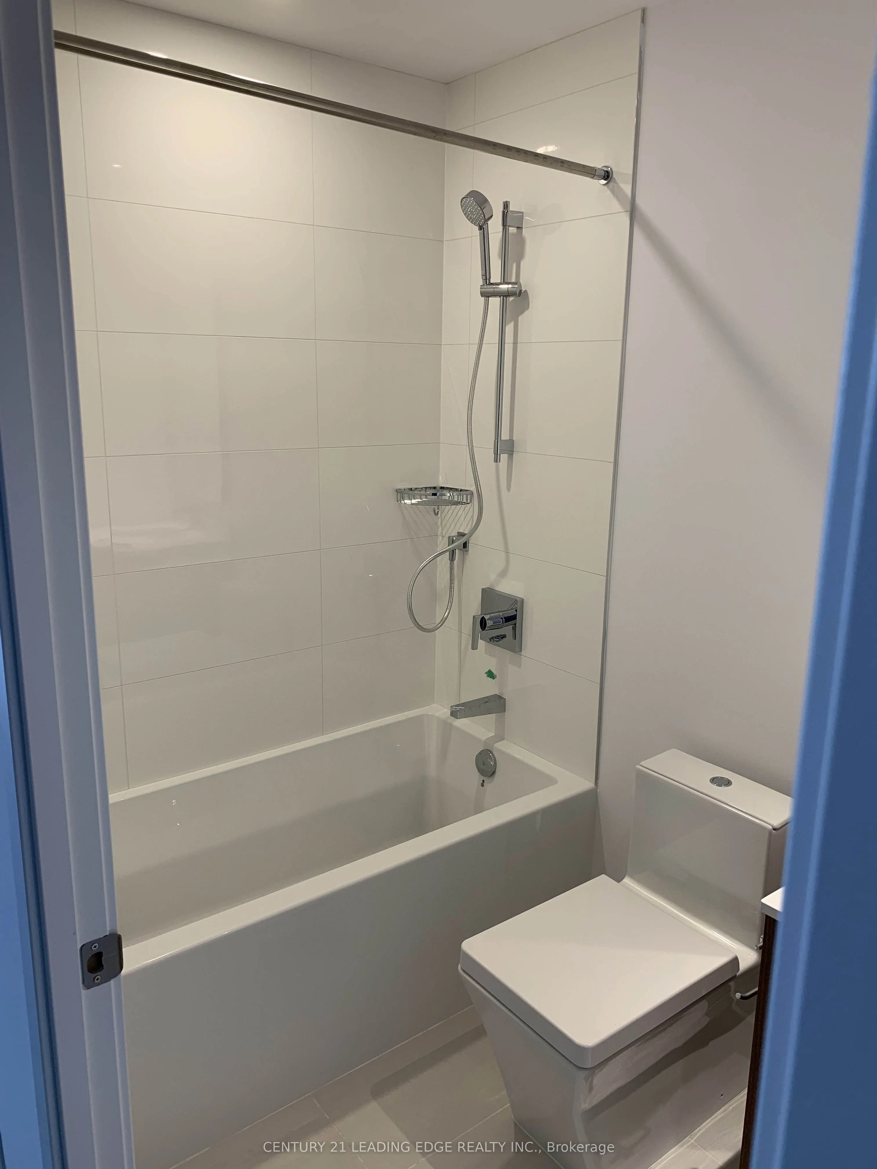 488 University Avenue, #3301