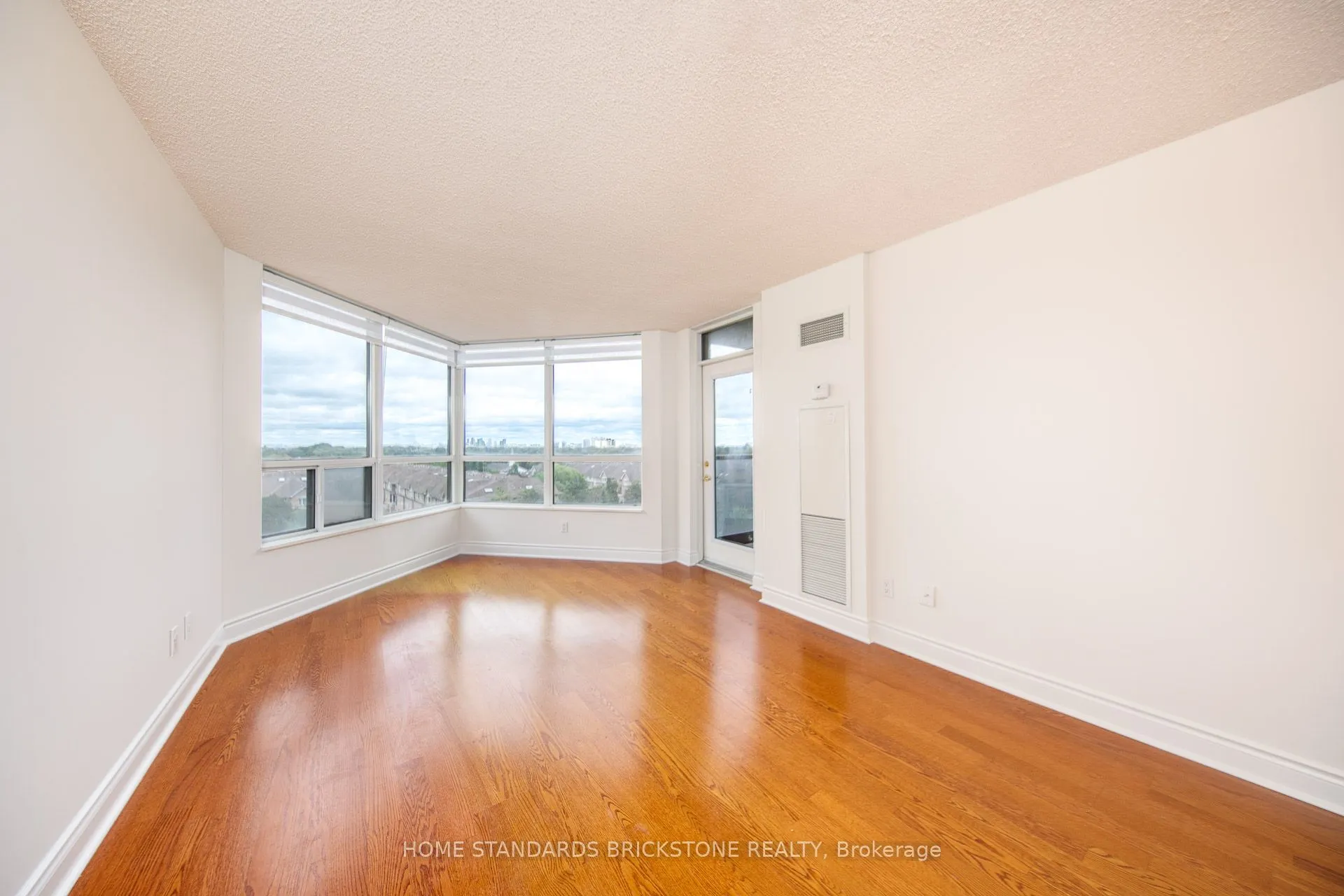 10 Northtown Way, #713