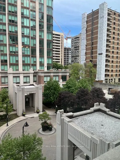 310 Tweedsmuir Avenue, #402