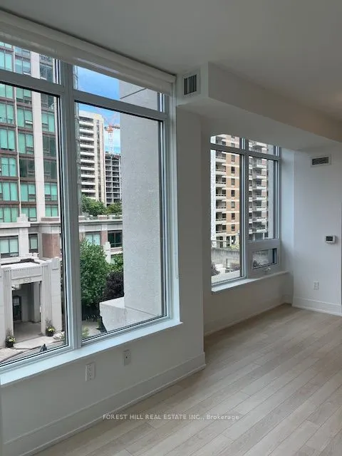 310 Tweedsmuir Avenue, #402