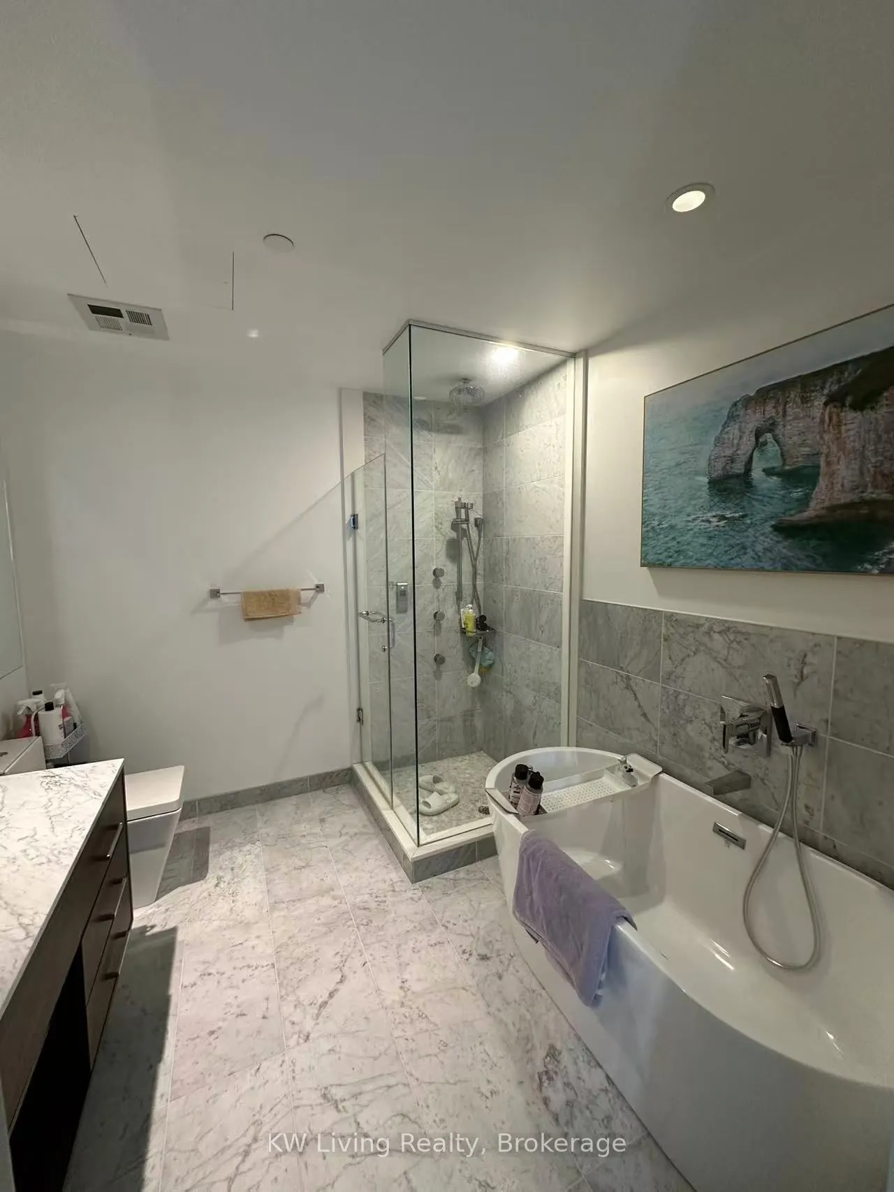 488 University Avenue, #3516