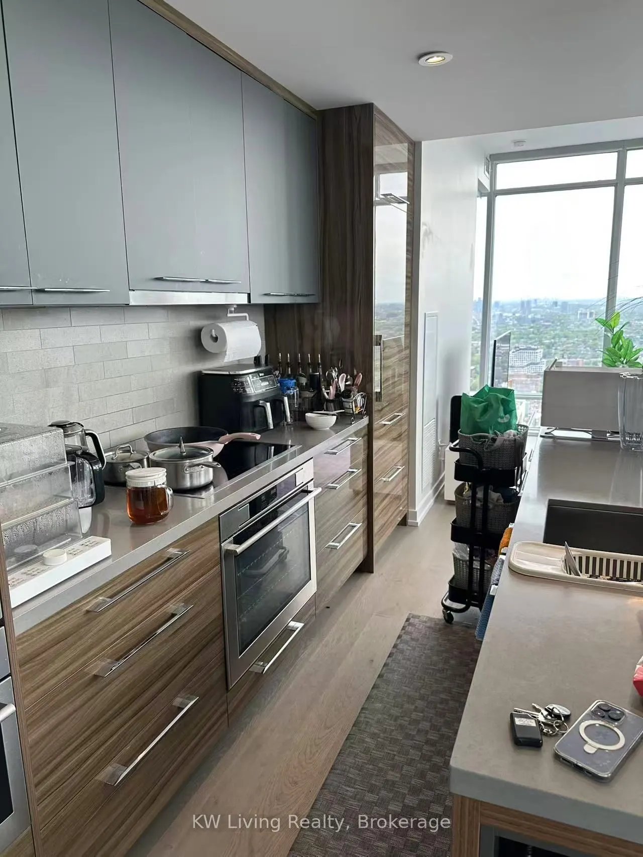 488 University Avenue, #3516