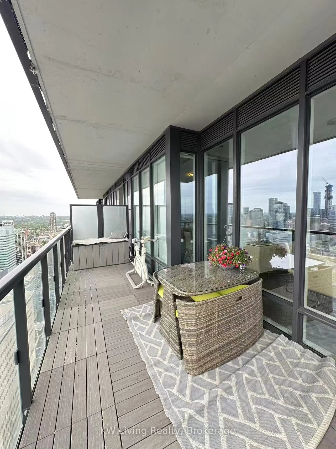 488 University Avenue, #3516