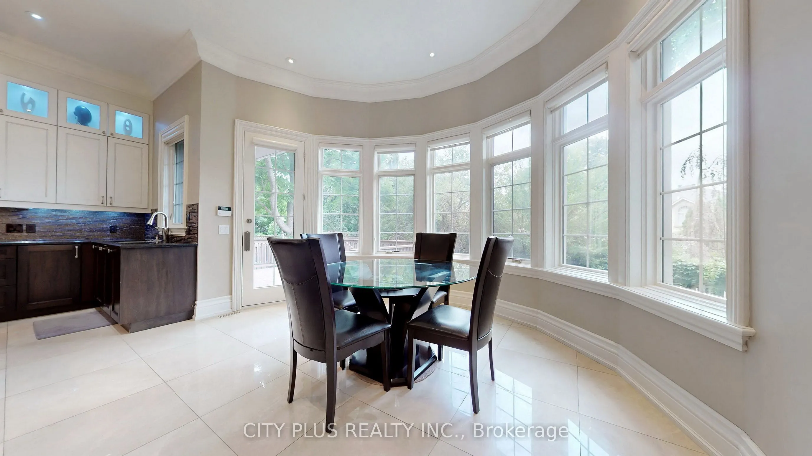 91 Aldershot Crescent