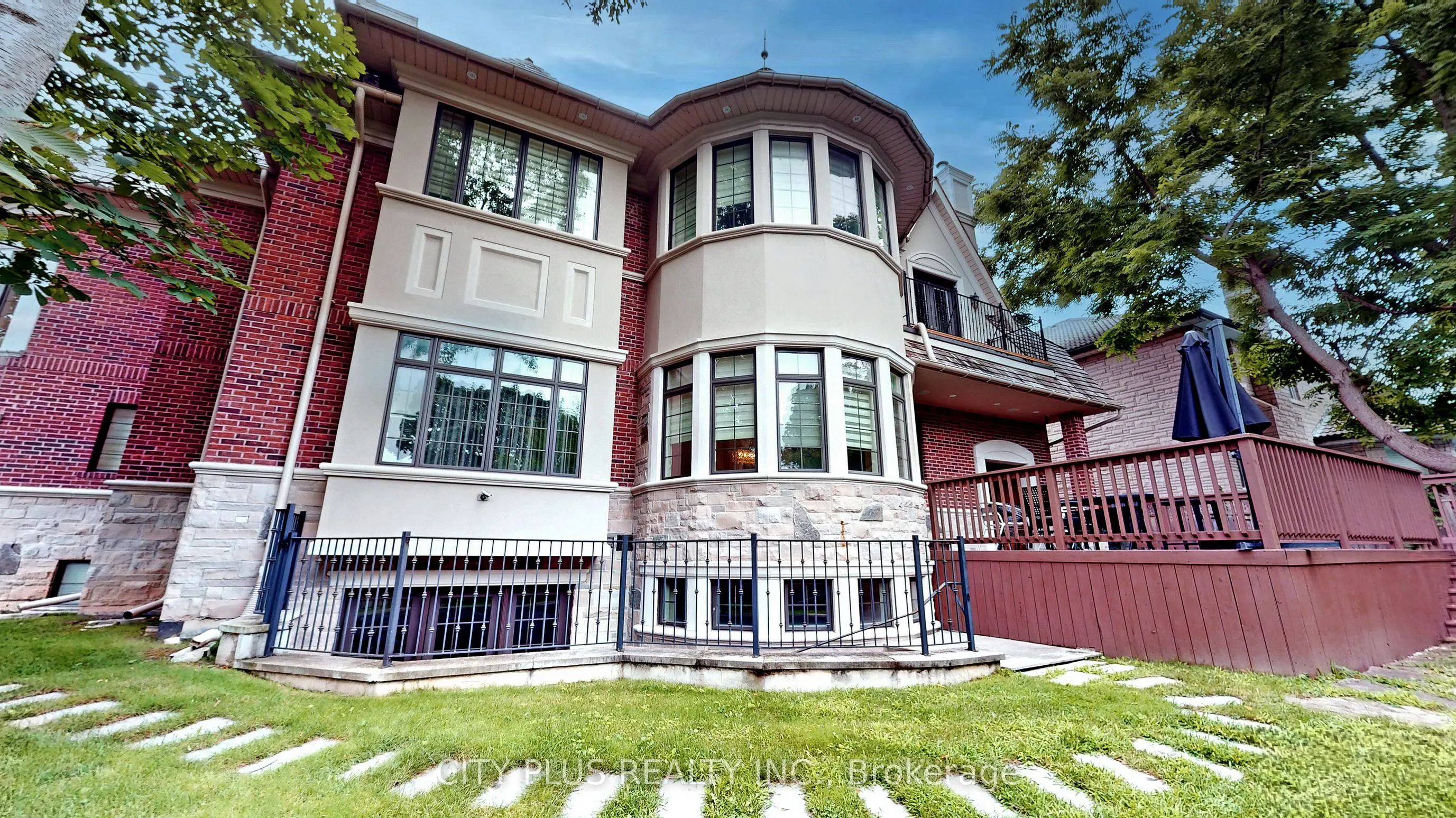 91 Aldershot Crescent