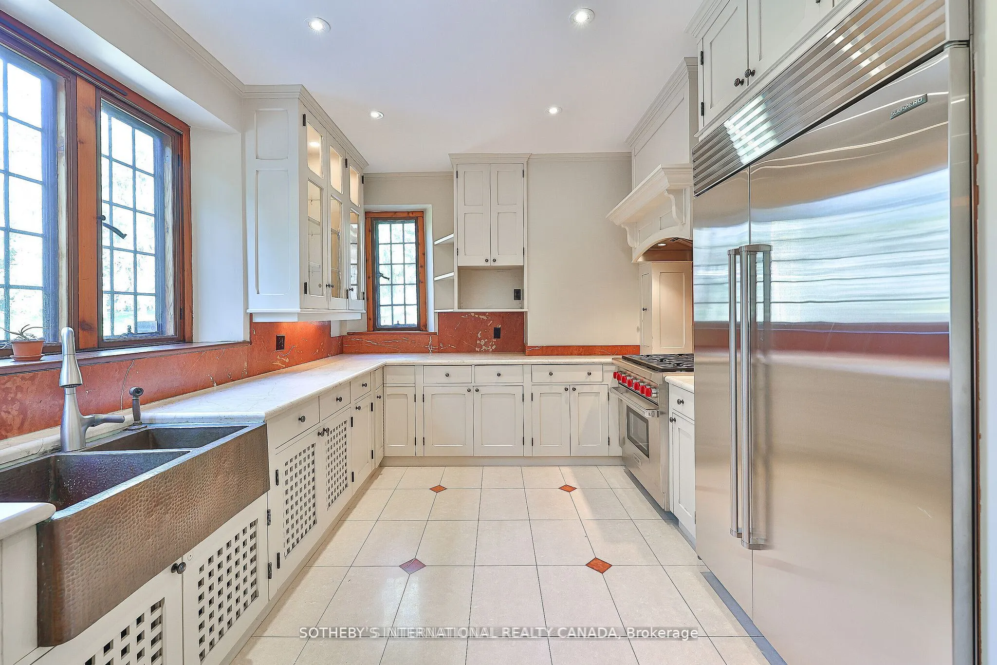 372 Old Yonge Street