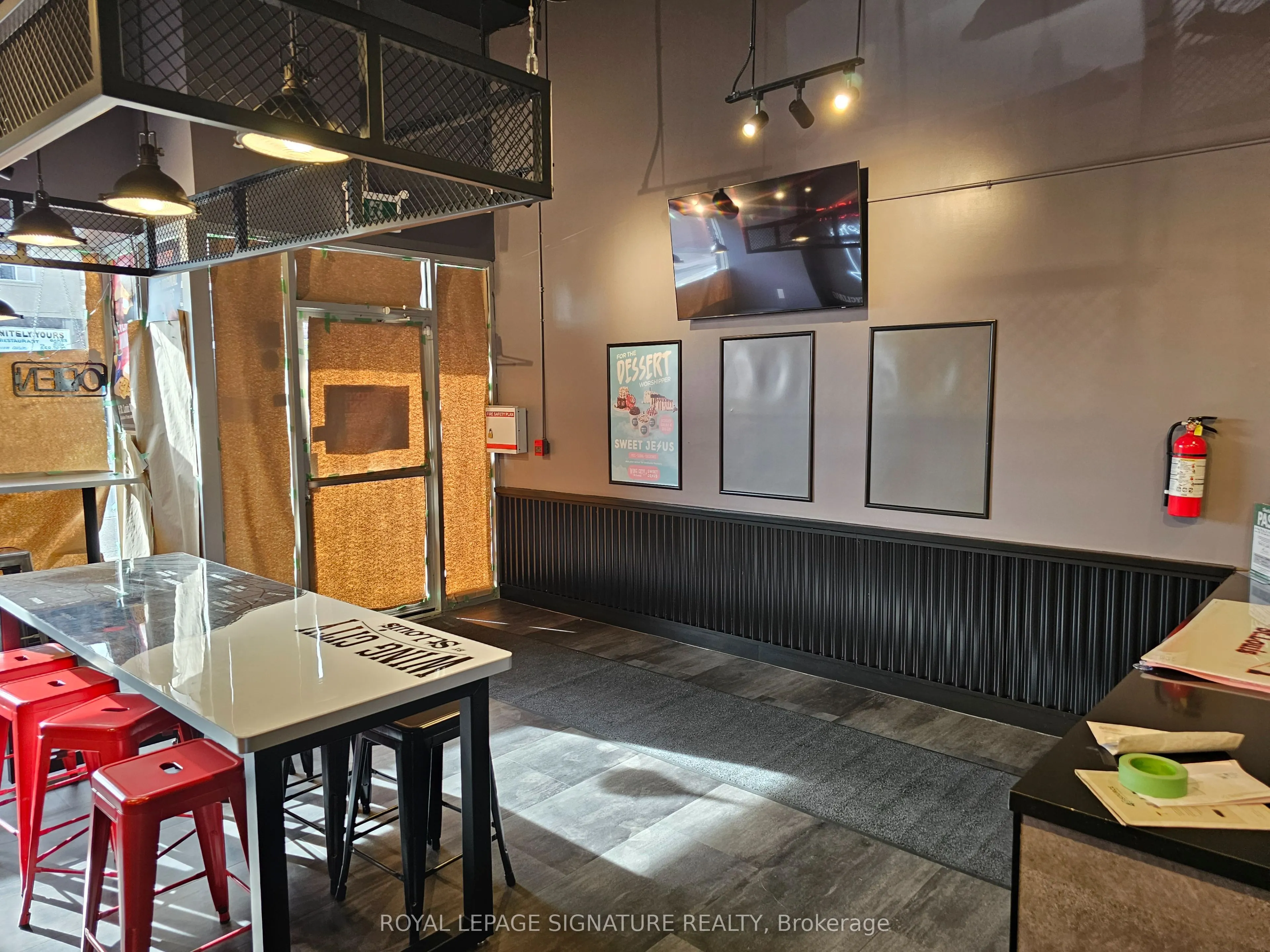 1154 St Clair Avenue W