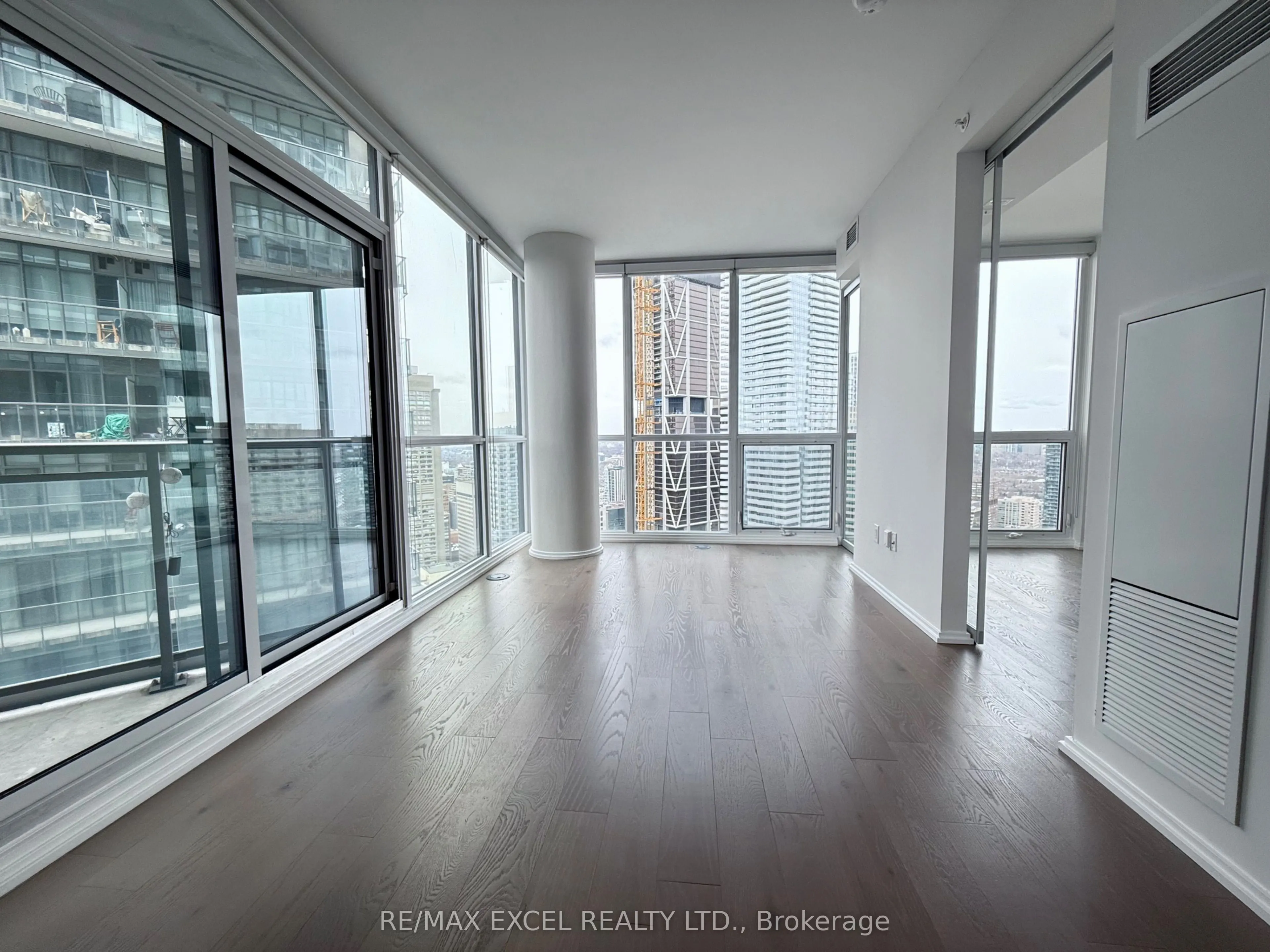 45 Charles Street E, #4706