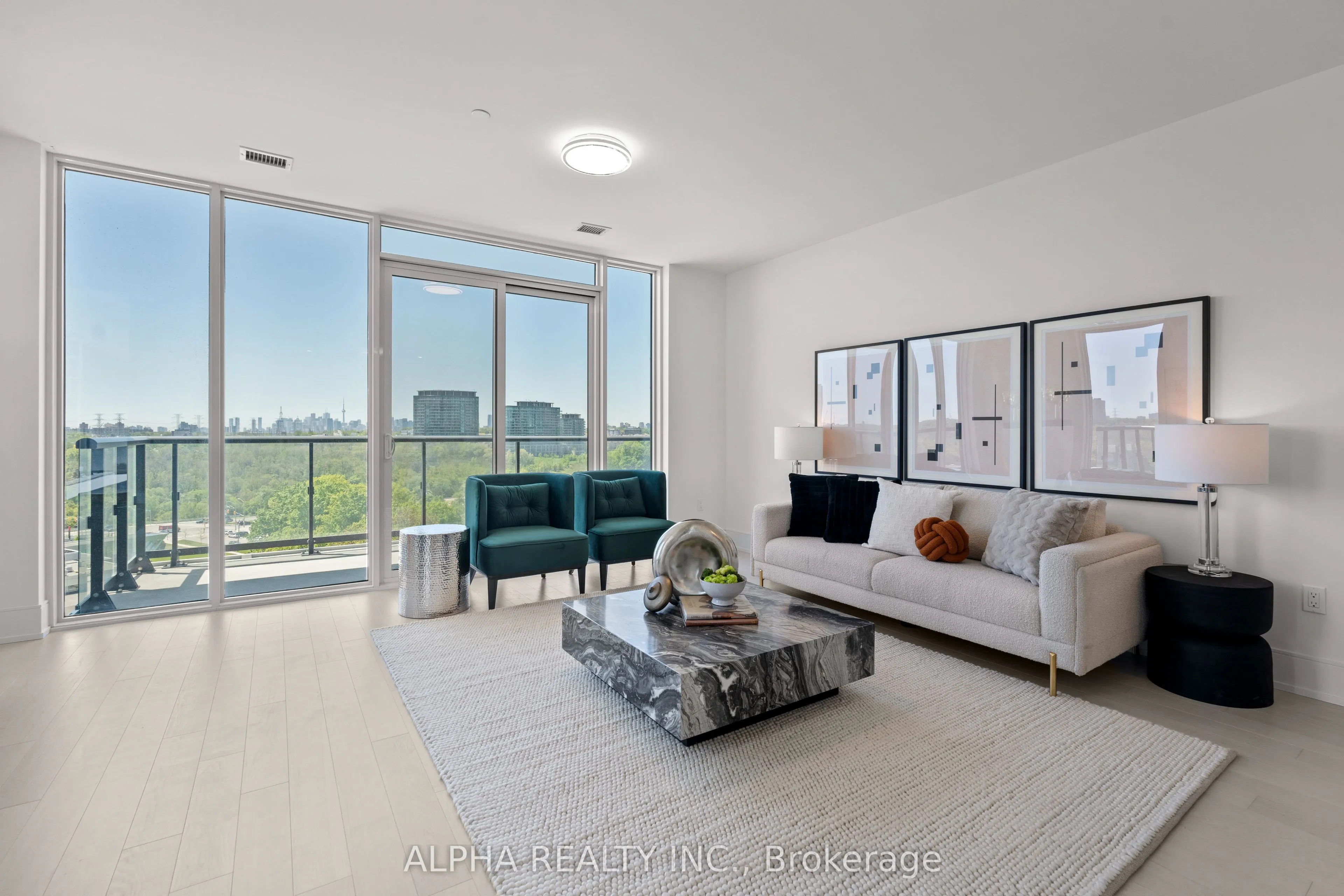 10 Inn On The Park Drive, #709