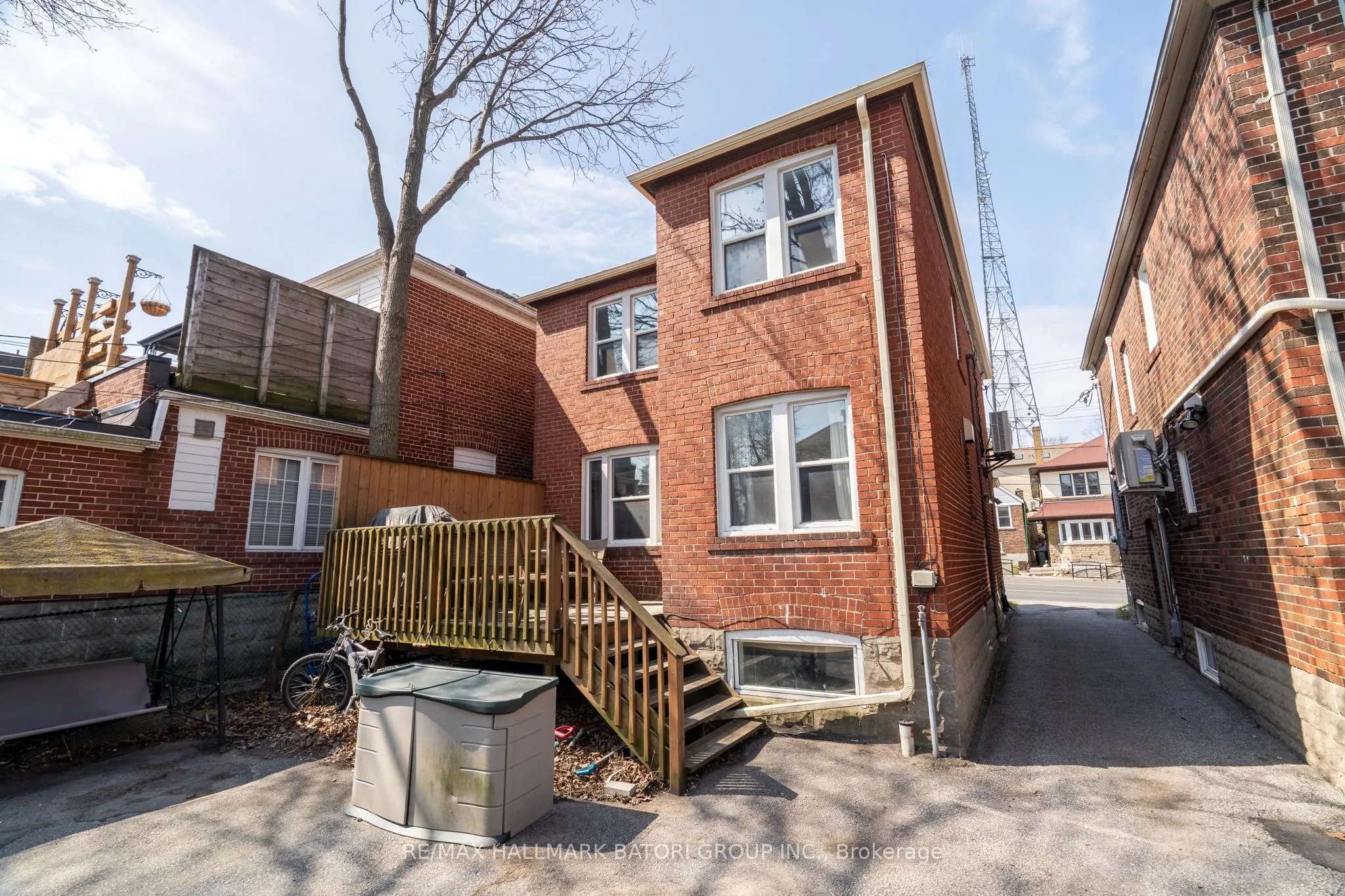 1119 Avenue Road