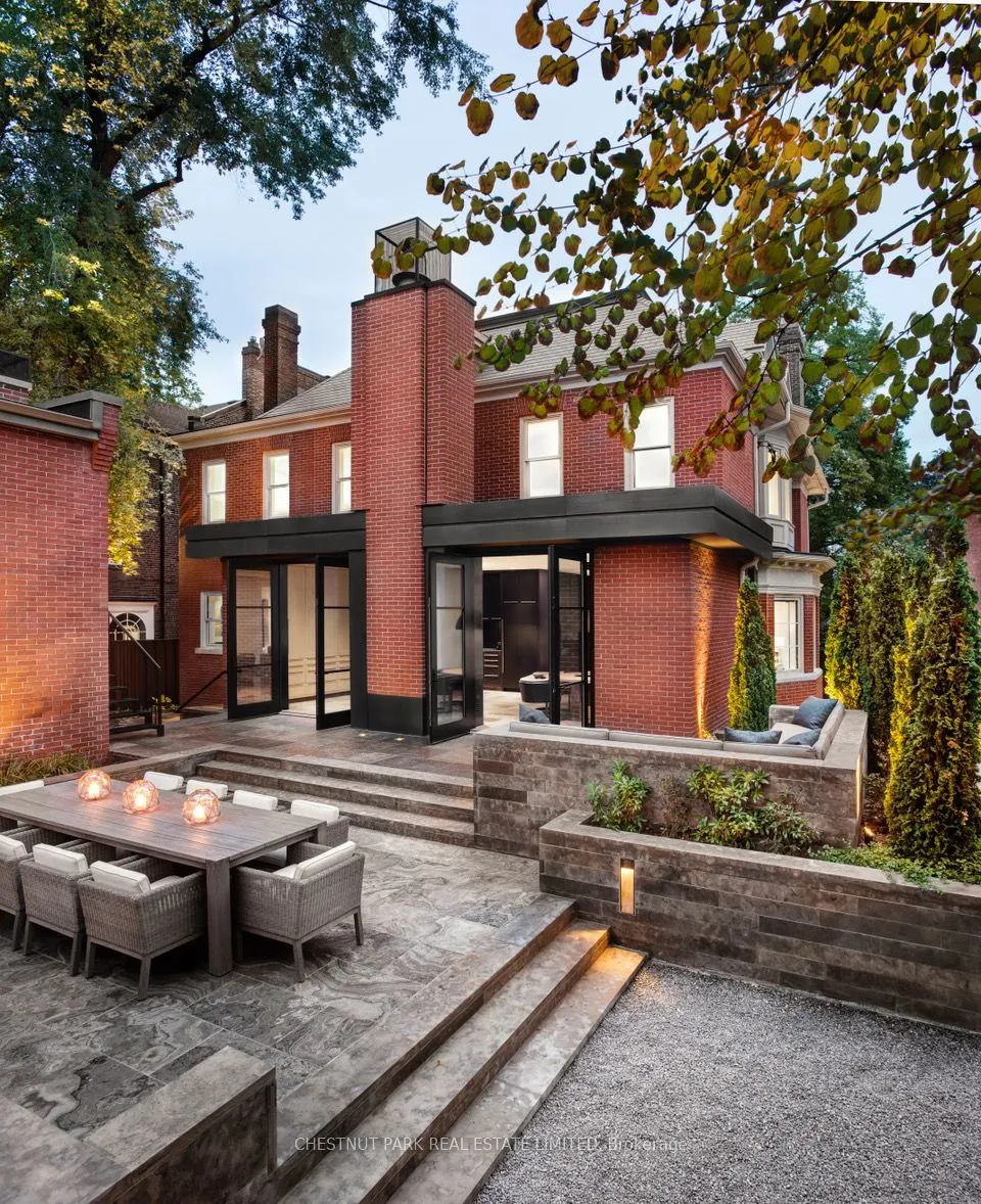 18 Chestnut Park Road