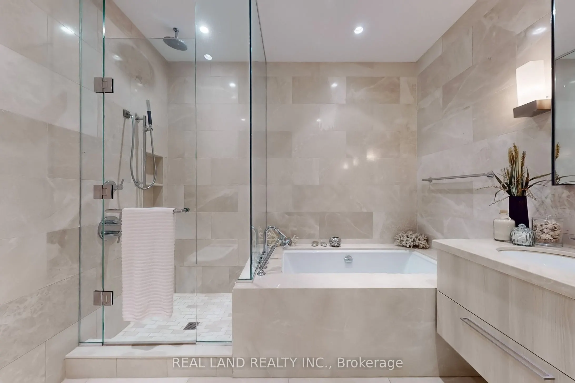206 Bloor Street W, #1001