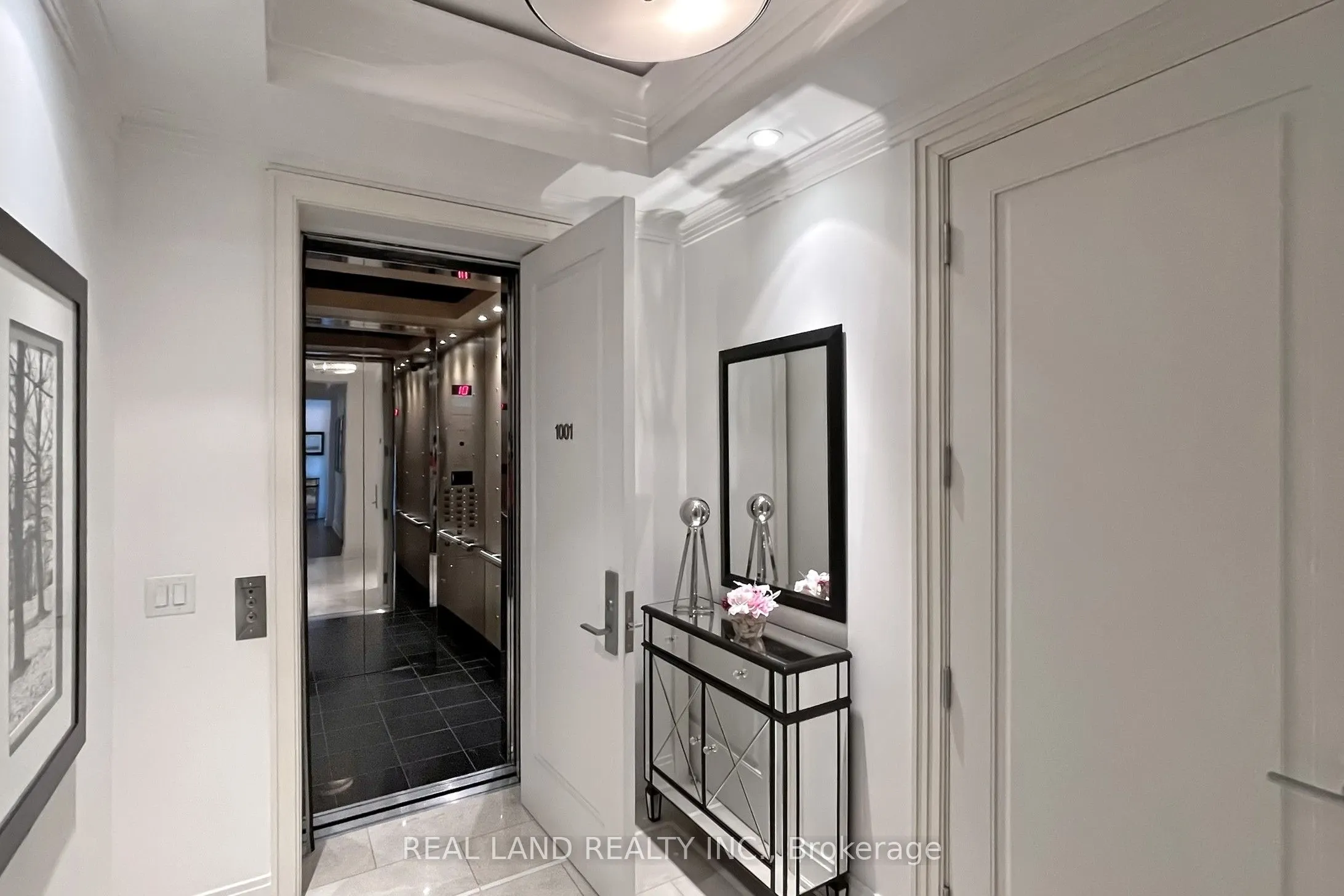 206 Bloor Street W, #1001