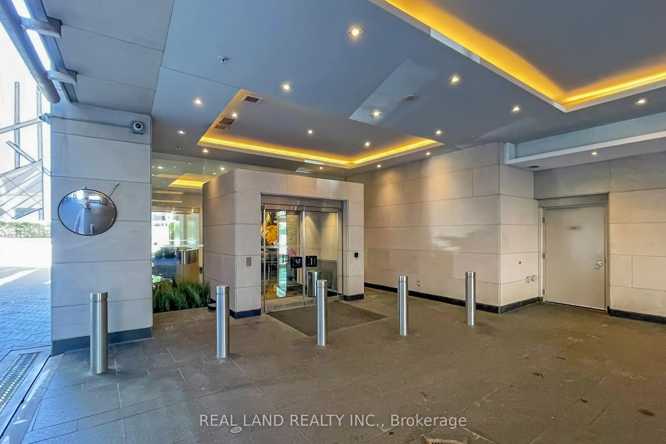 206 Bloor Street W, #1001