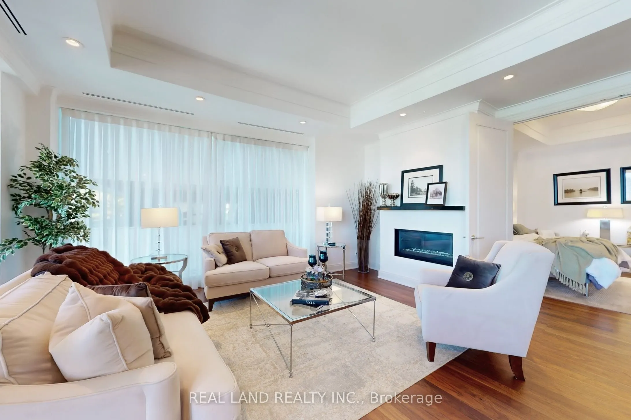 206 Bloor Street W, #1001