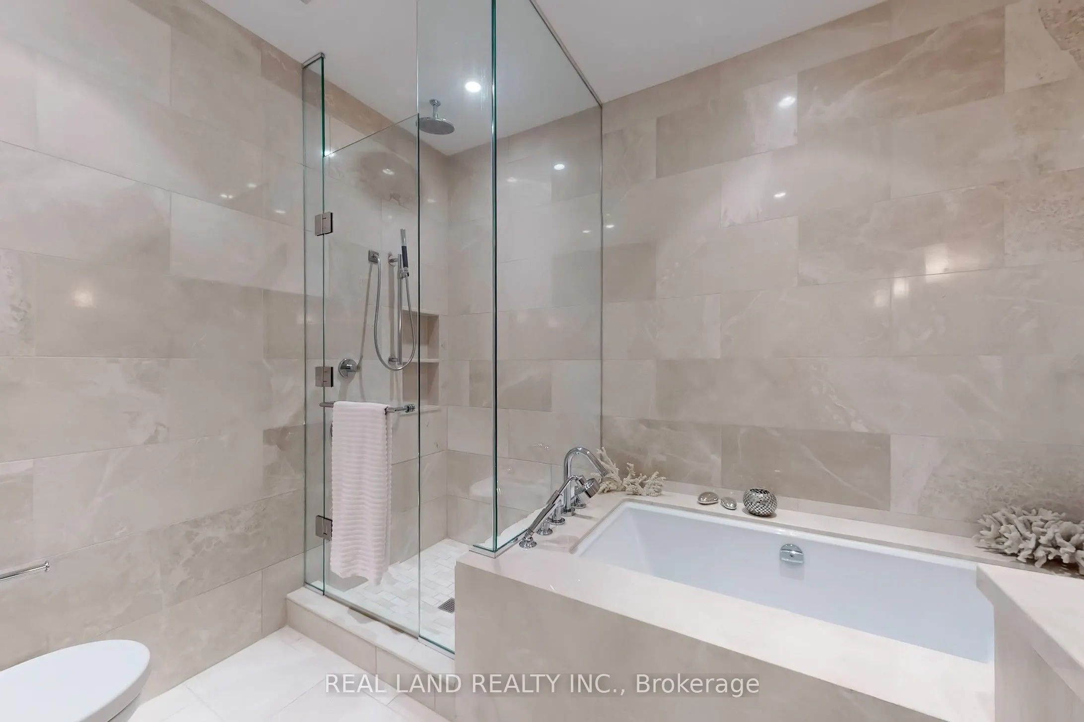 206 Bloor Street W, #1001