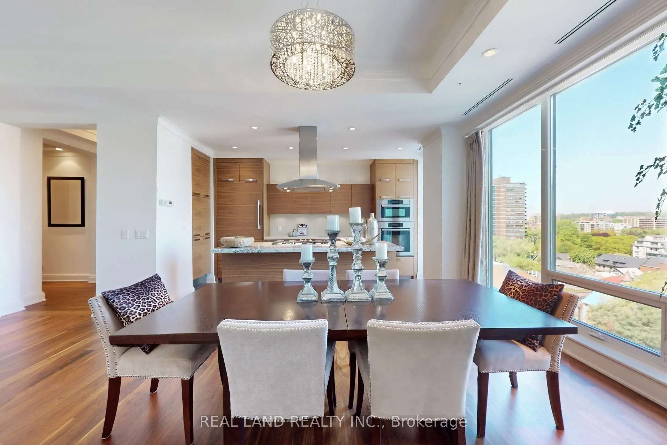 206 Bloor Street W, #1001