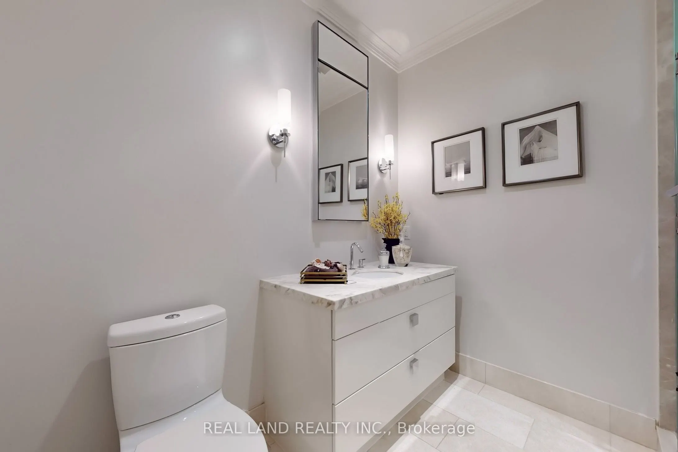 206 Bloor Street W, #1001