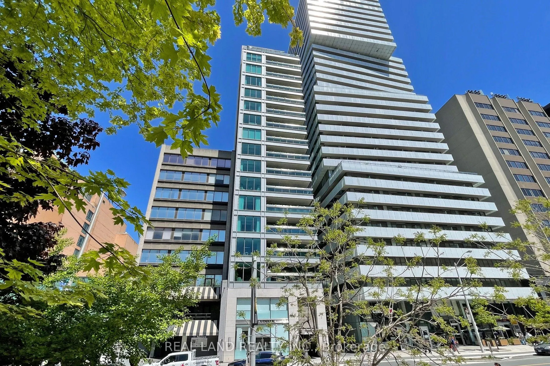 206 Bloor Street W, #1001