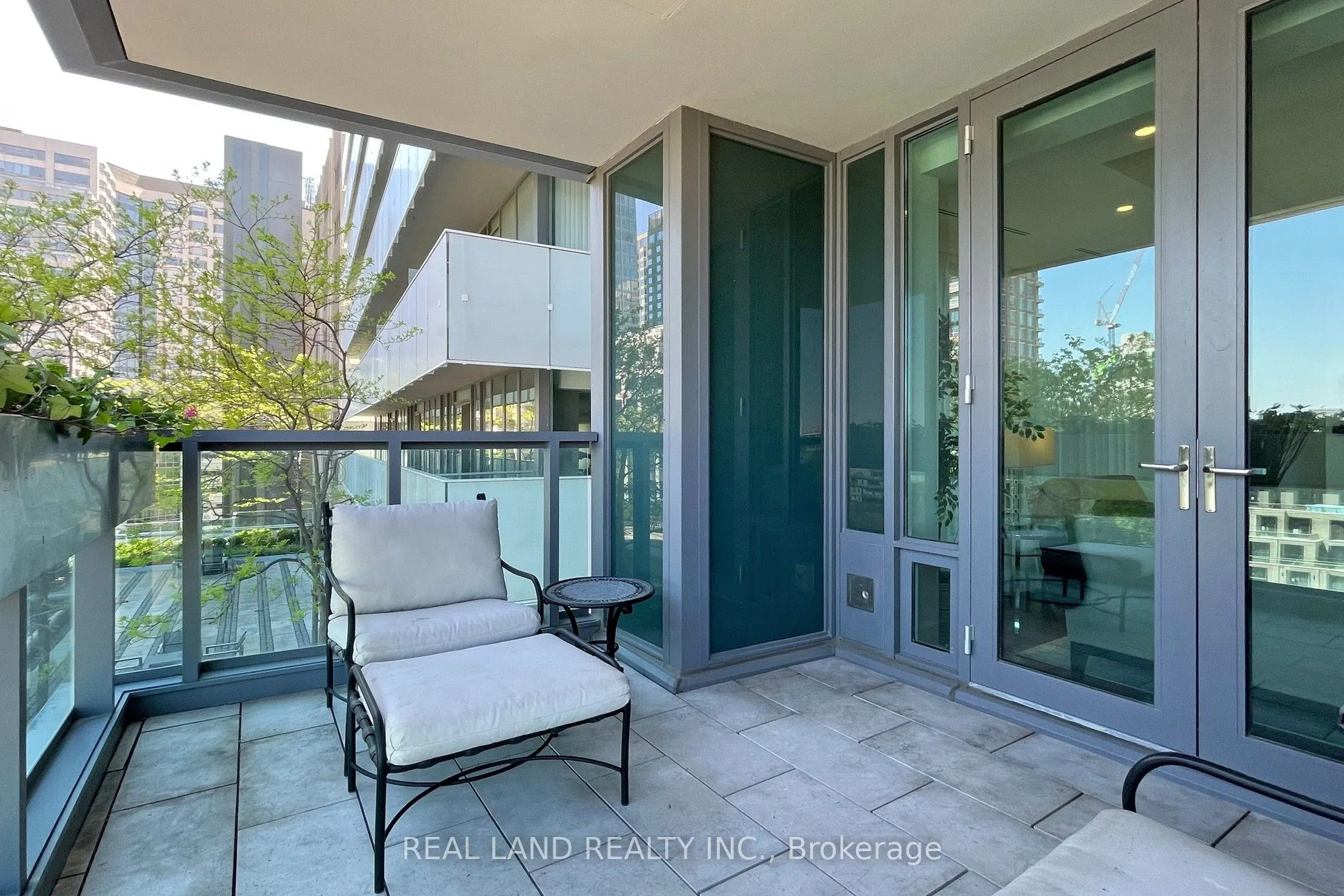206 Bloor Street W, #1001