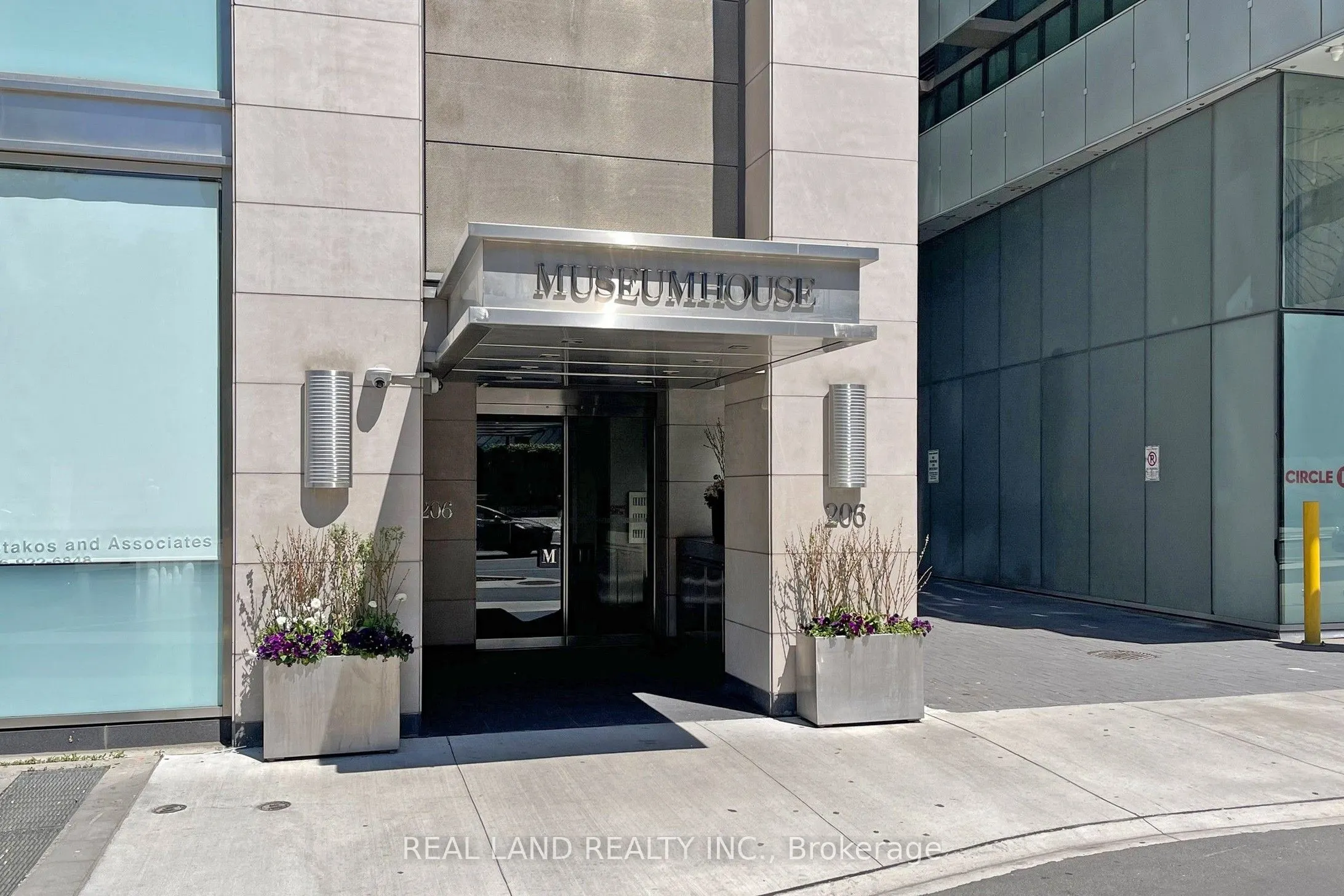 206 Bloor Street W, #1001
