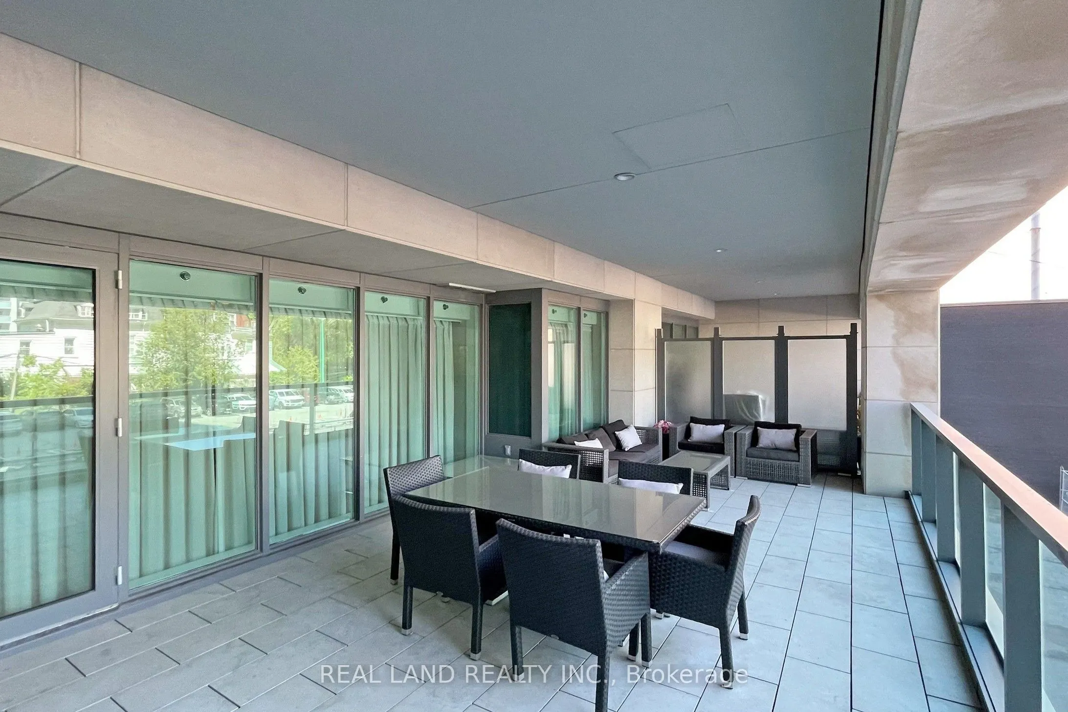 206 Bloor Street W, #1001