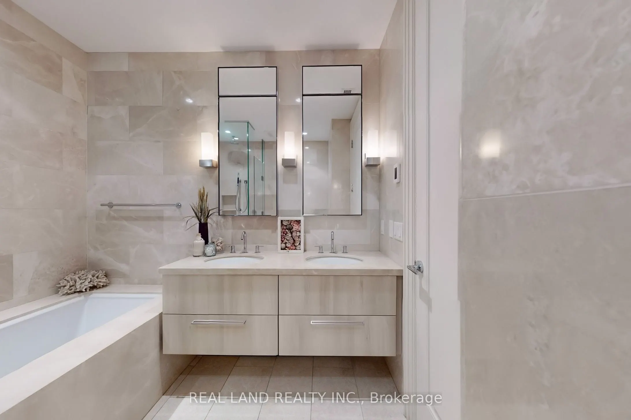 206 Bloor Street W, #1001
