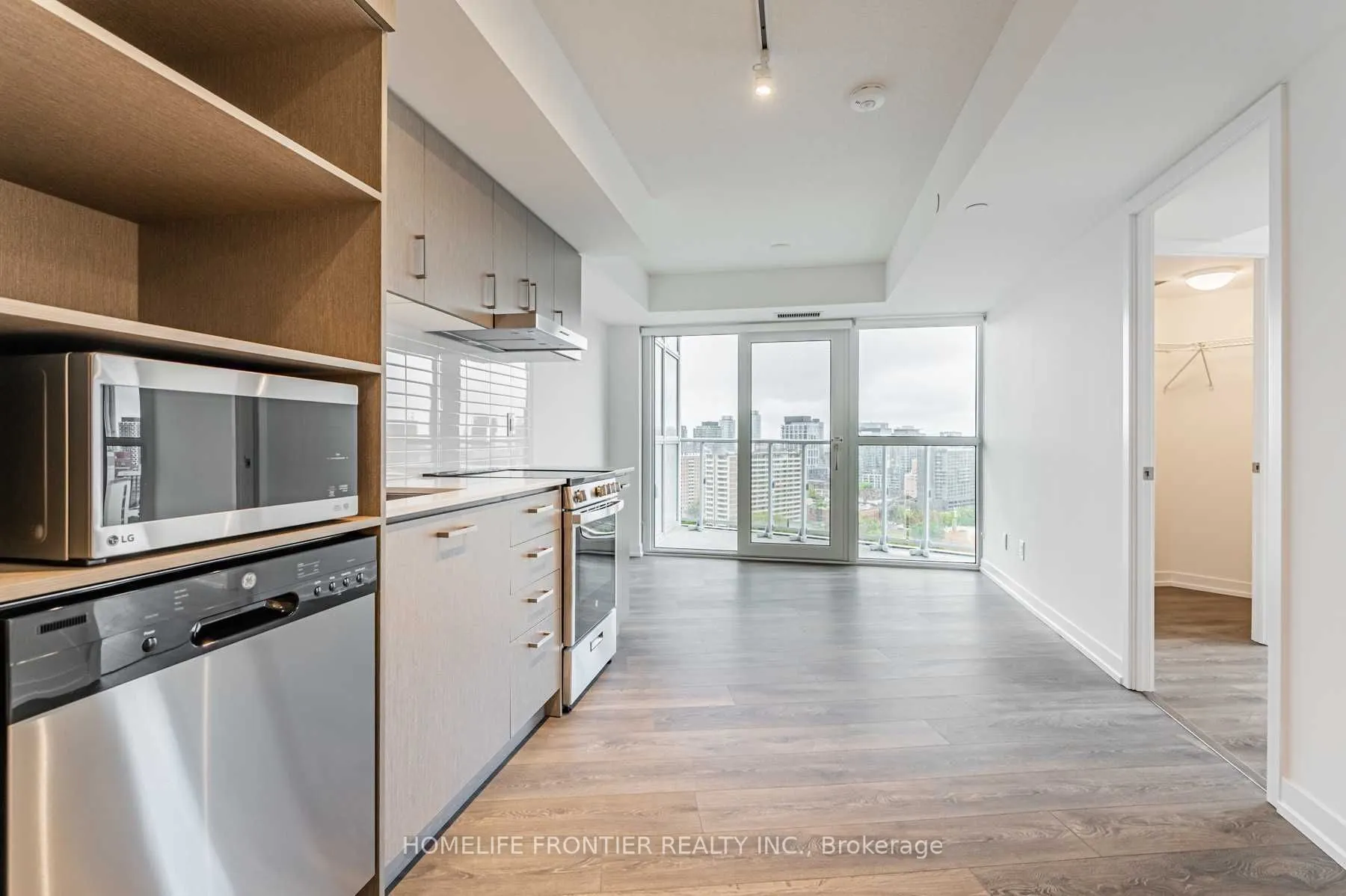 219 Dundas Street E, #1903