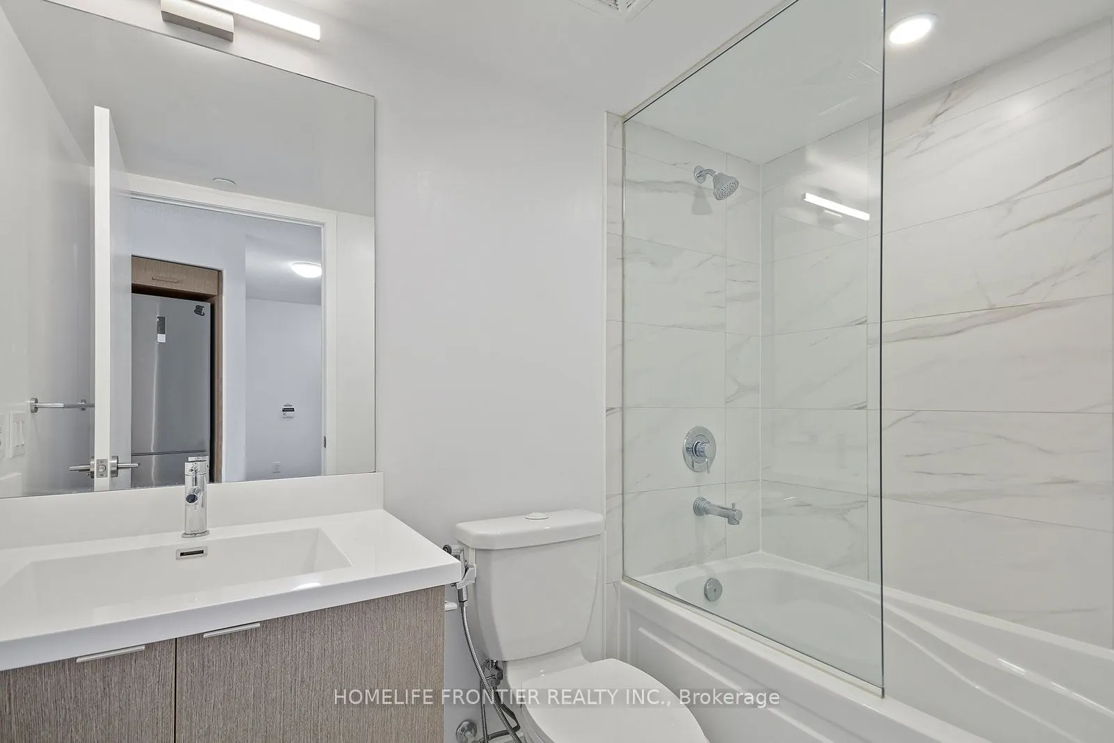 219 Dundas Street E, #1903