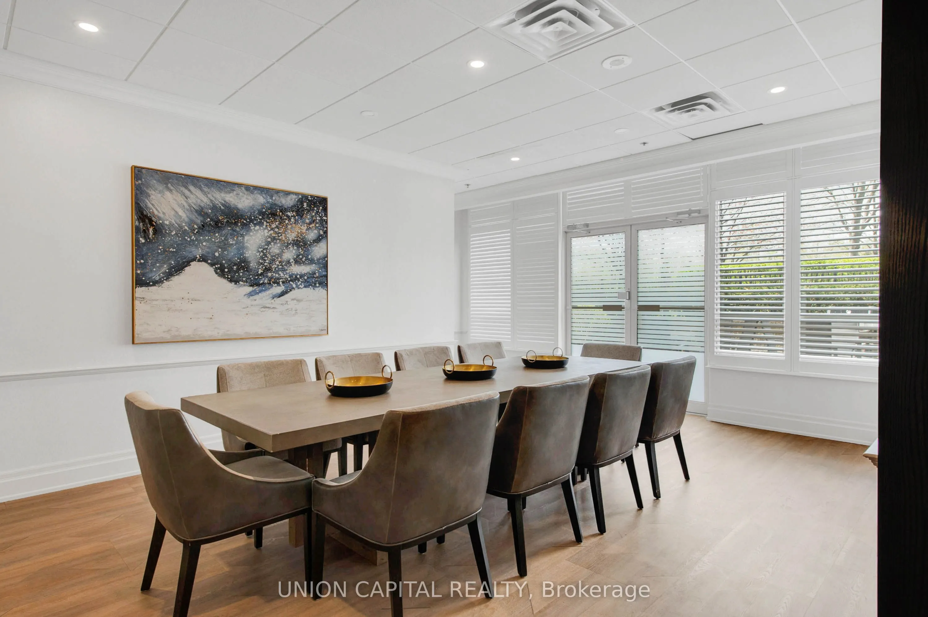 1101 Leslie Street, #806