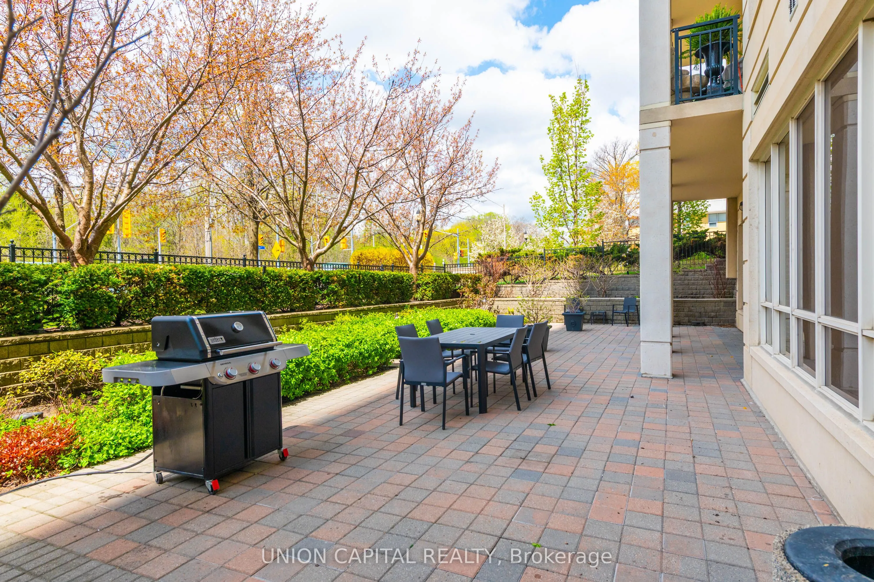 1101 Leslie Street, #806
