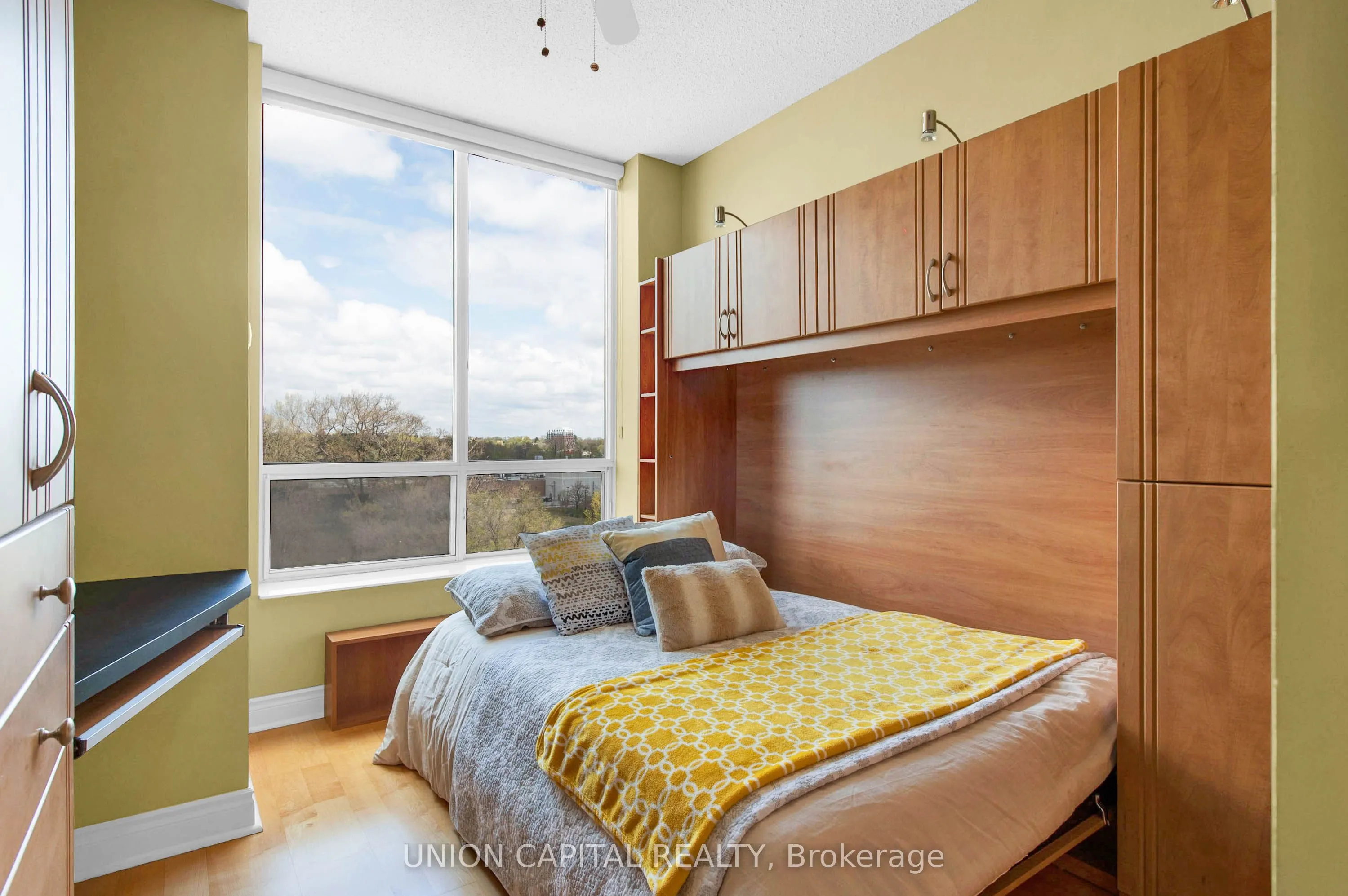 1101 Leslie Street, #806