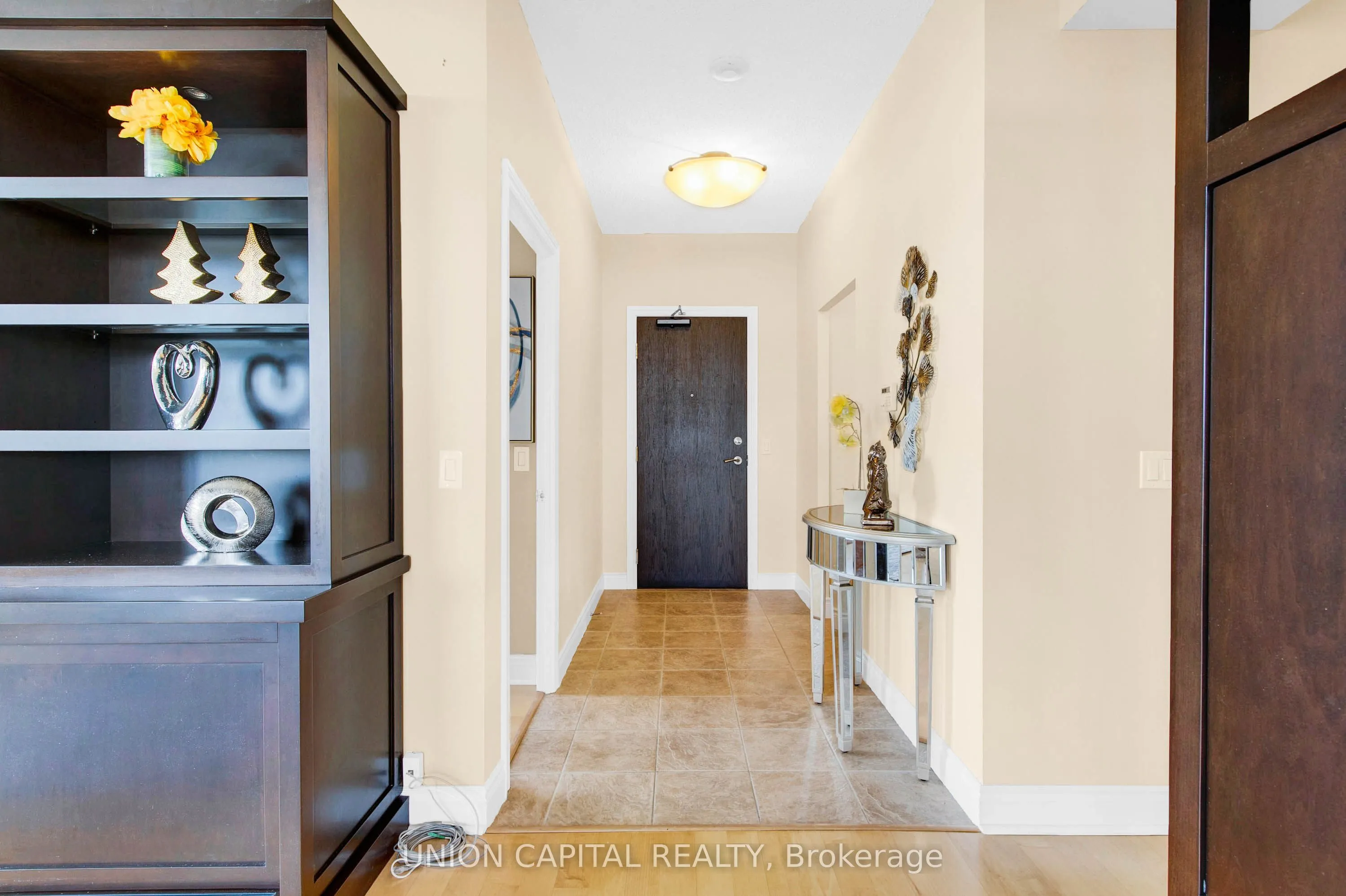 1101 Leslie Street, #806