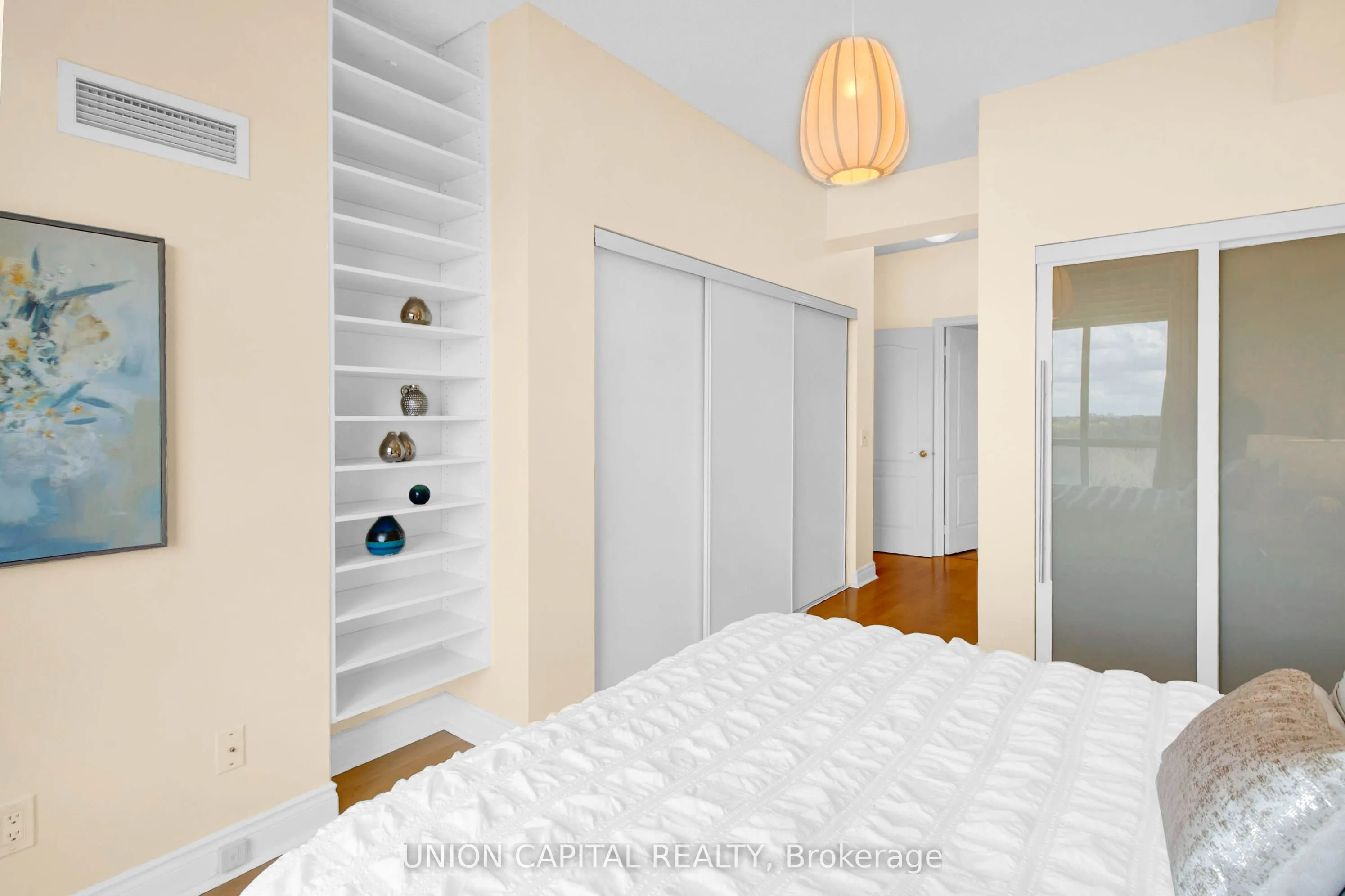 1101 Leslie Street, #806