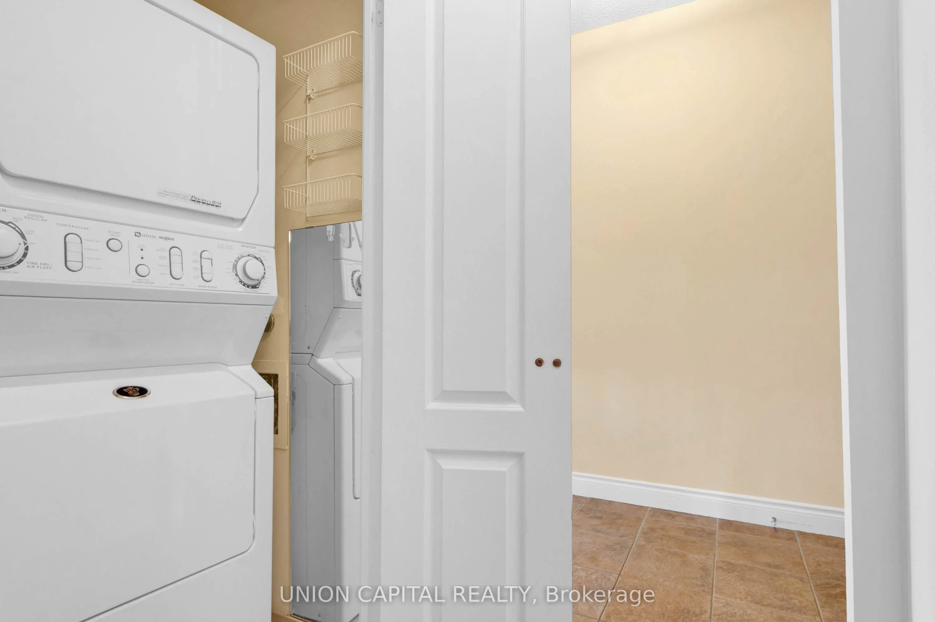 1101 Leslie Street, #806