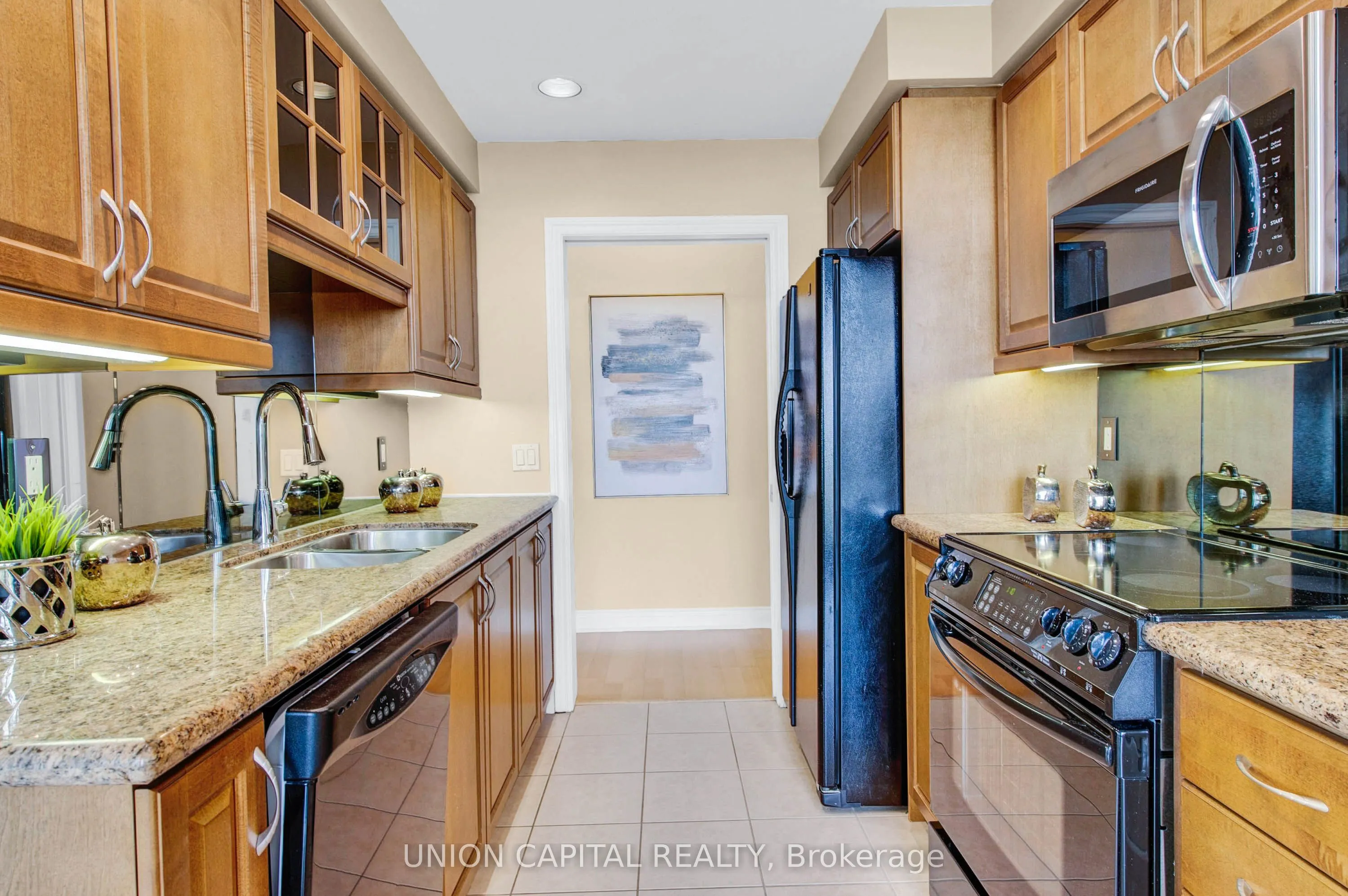1101 Leslie Street, #806