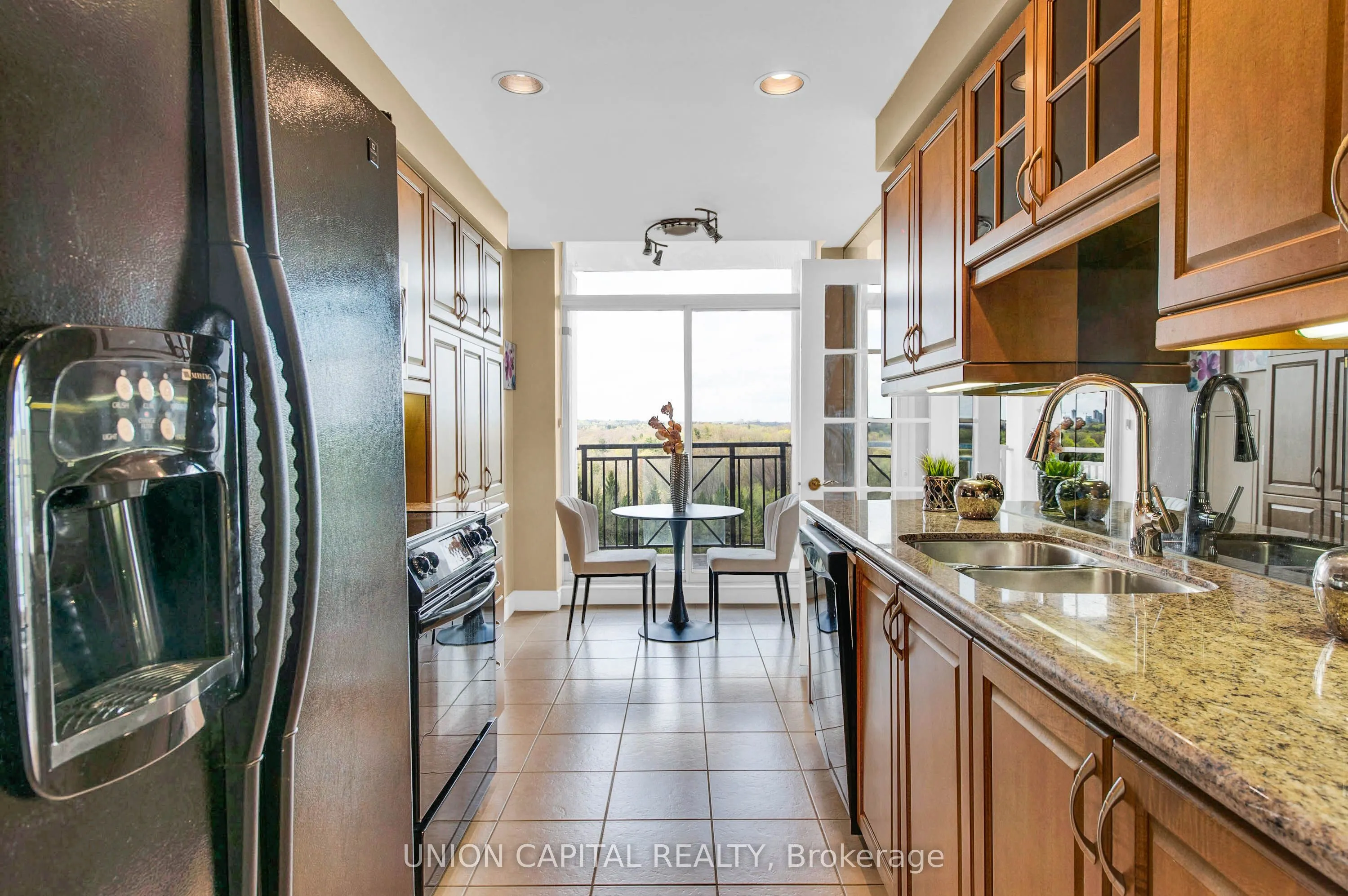 1101 Leslie Street, #806