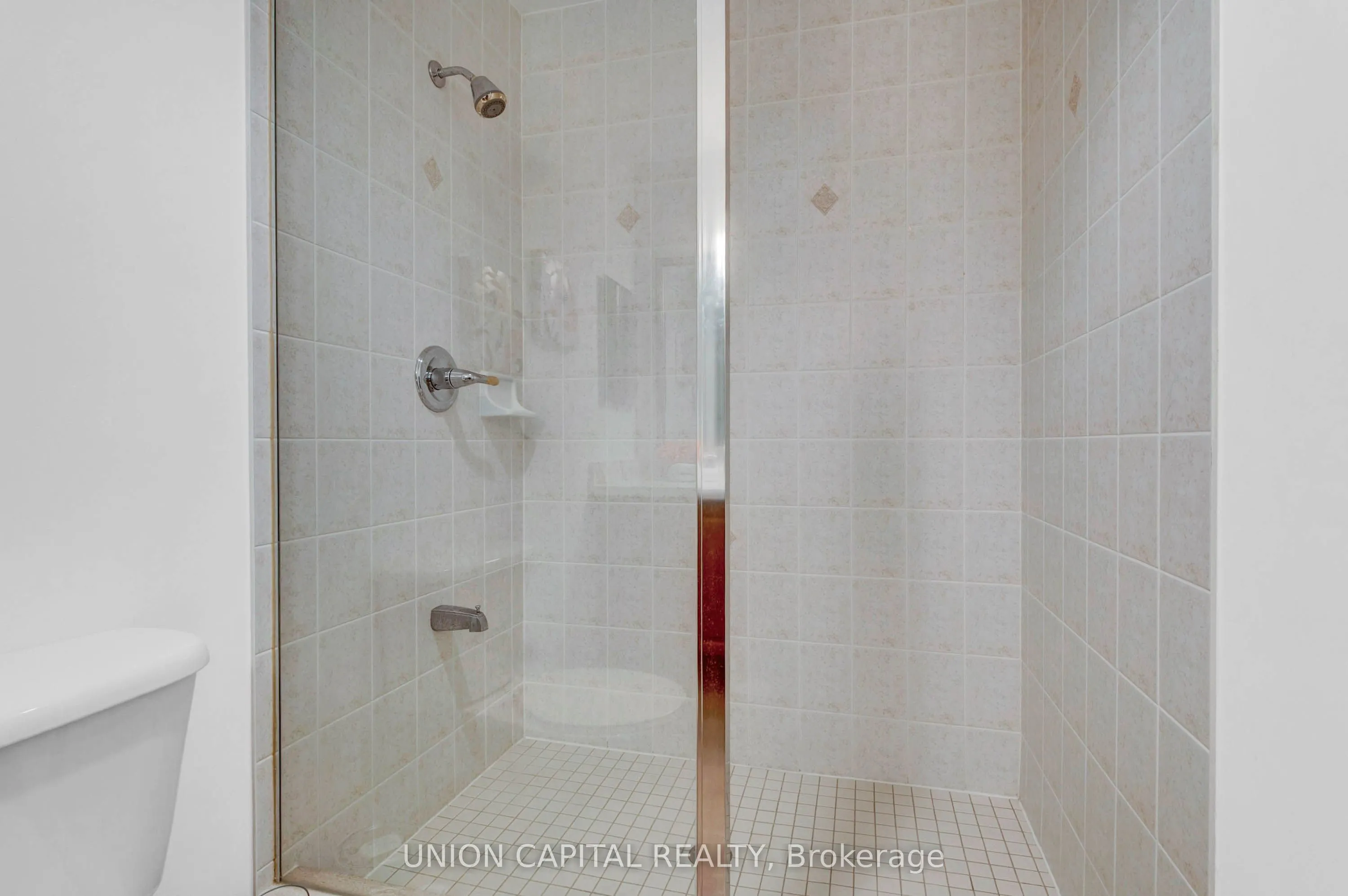 1101 Leslie Street, #806