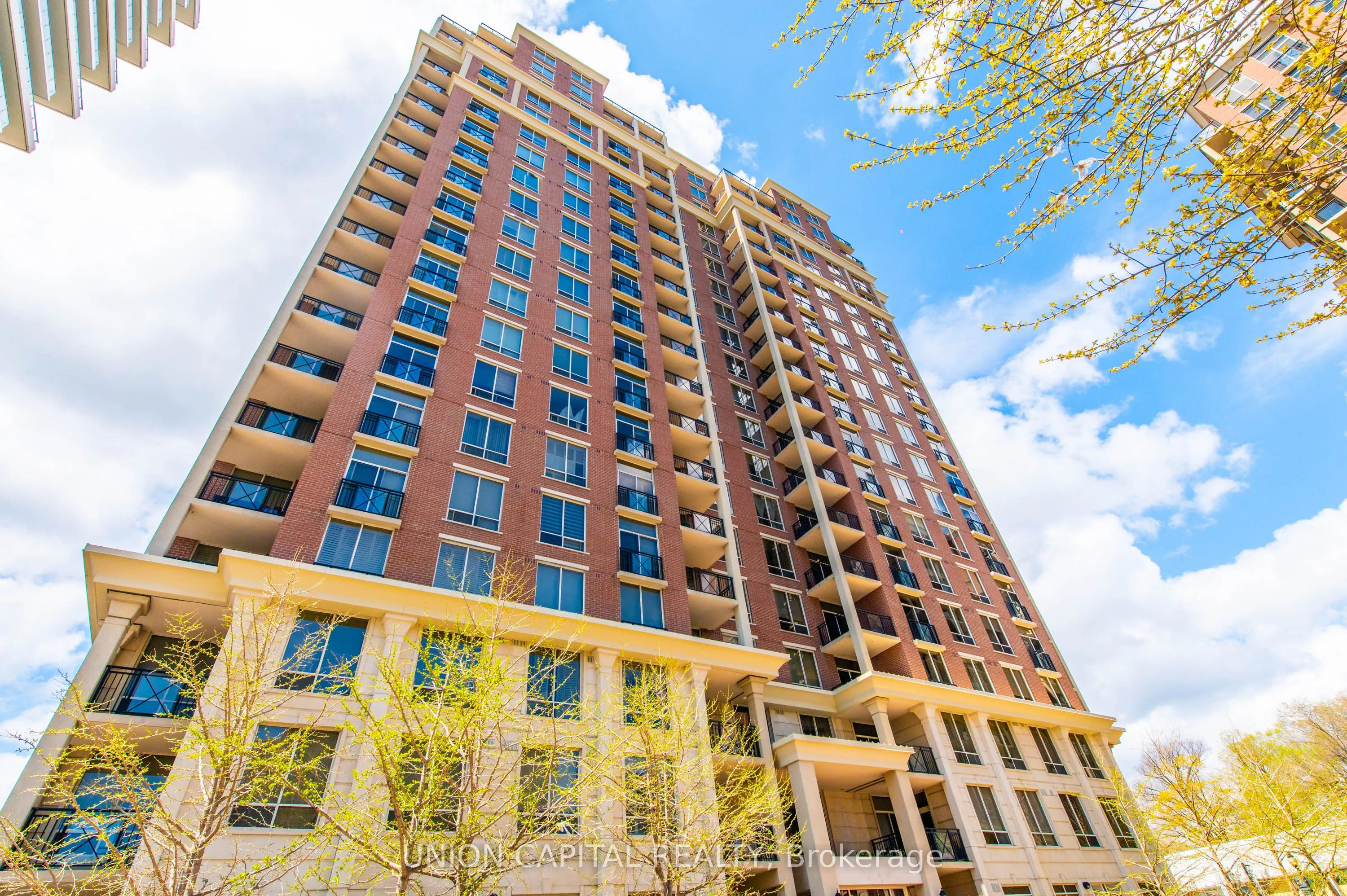 1101 Leslie Street, #806