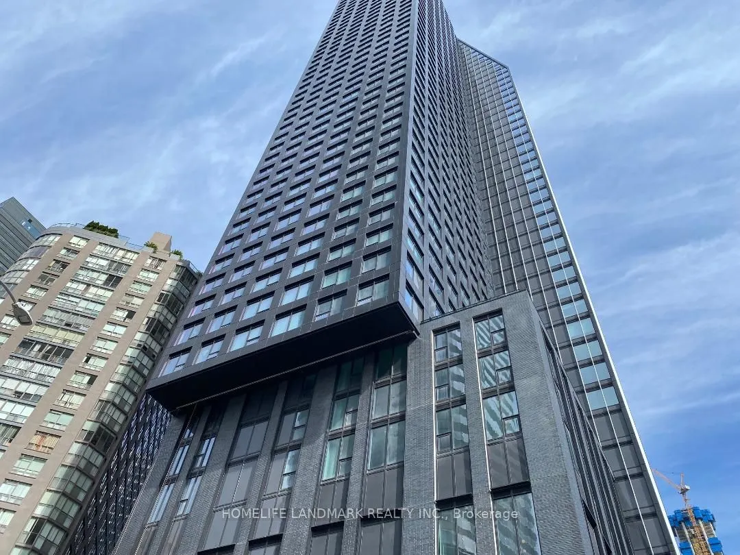 8 Wellesley Street W, #3907