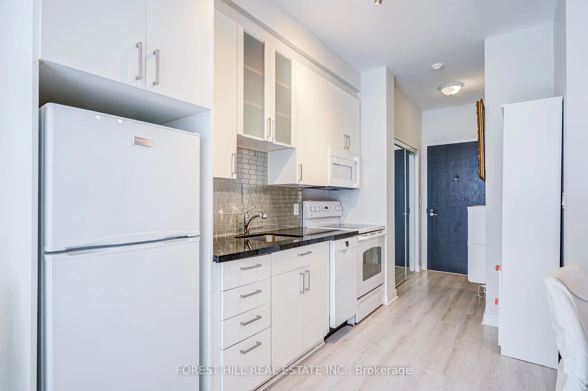 1005 King Street W, #122