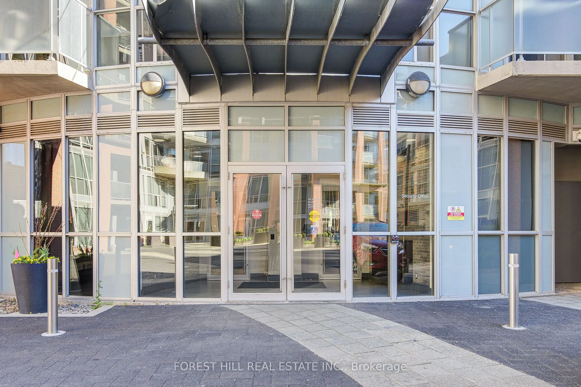 1005 King Street W, #122