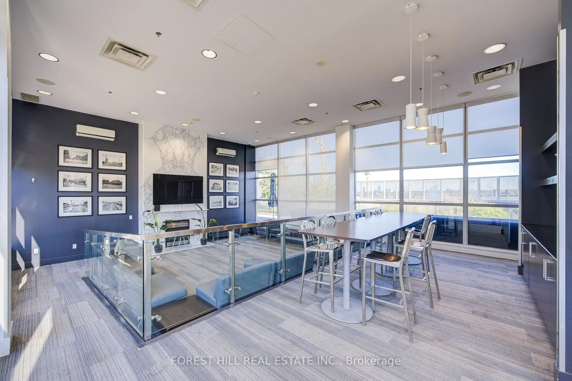 1005 King Street W, #122