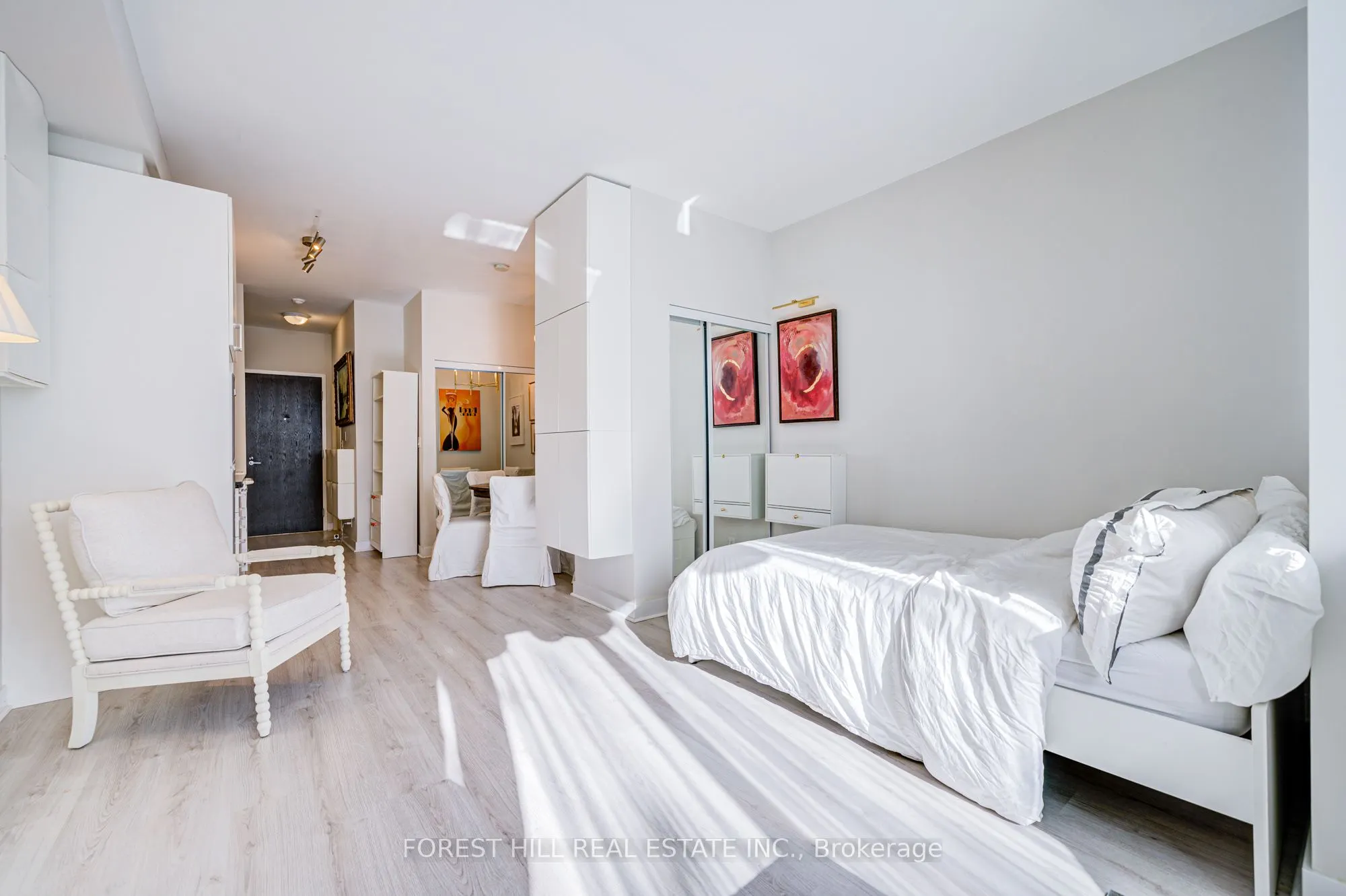 1005 King Street W, #122