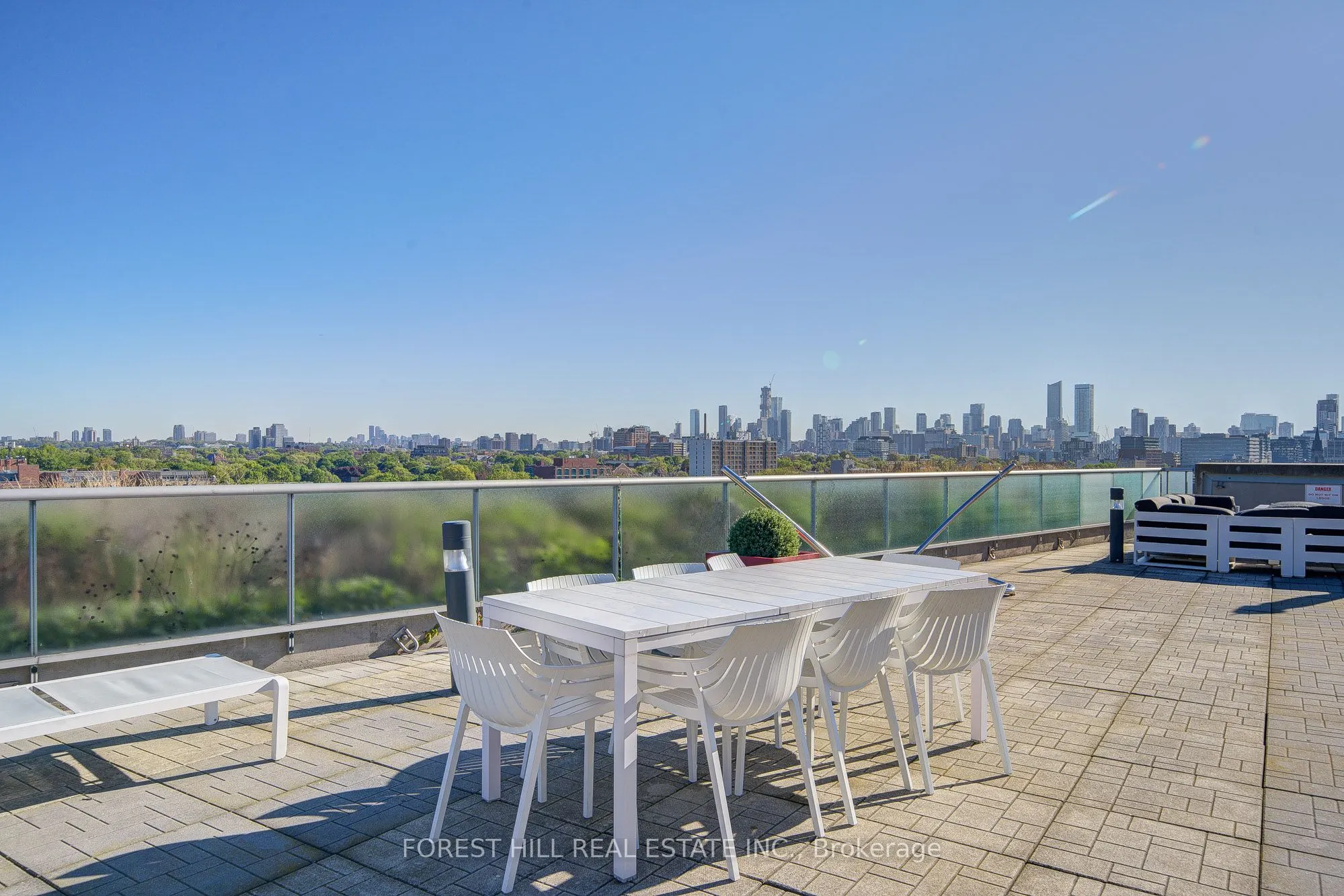 1005 King Street W, #122