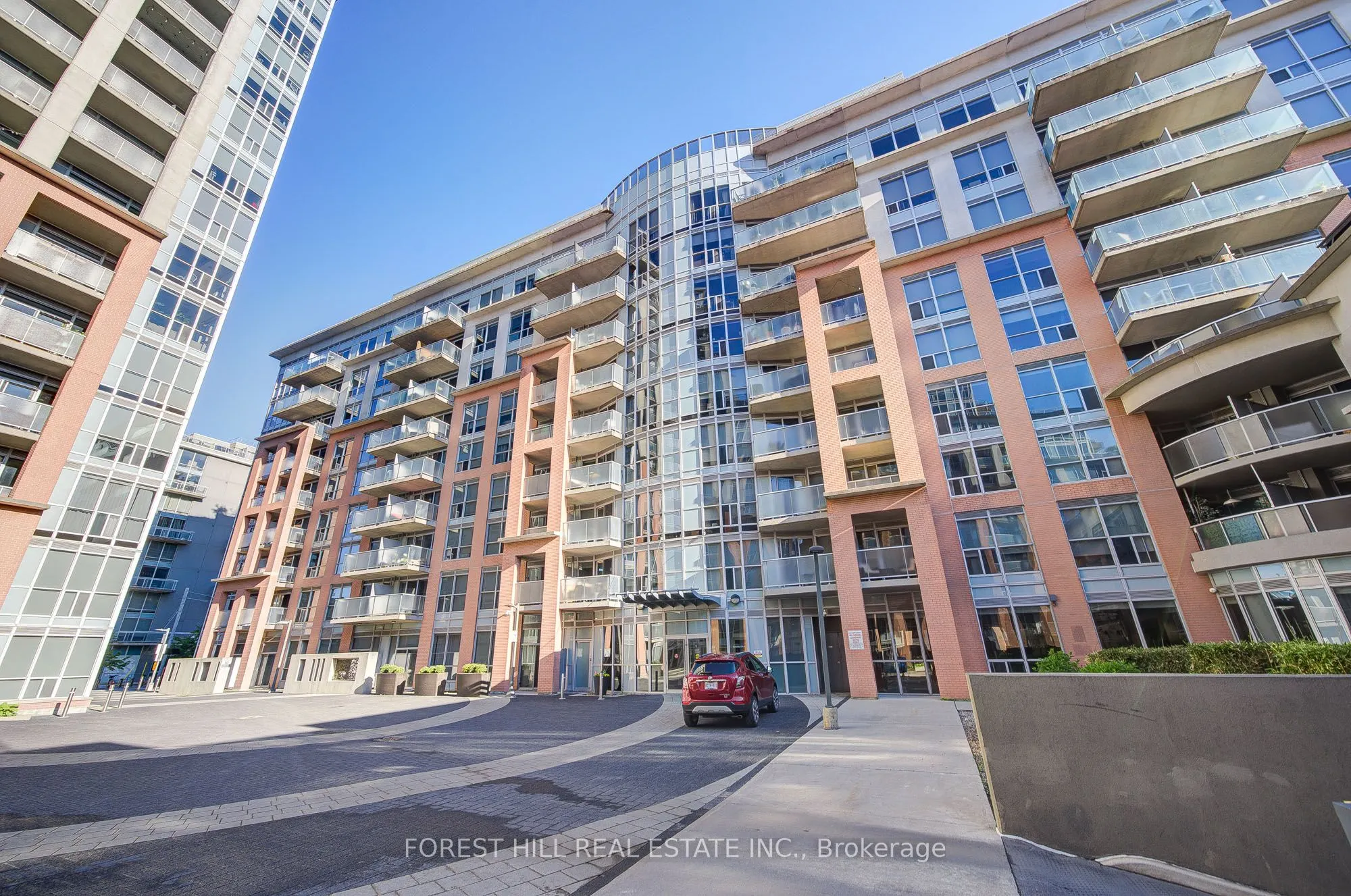 1005 King Street W, #122