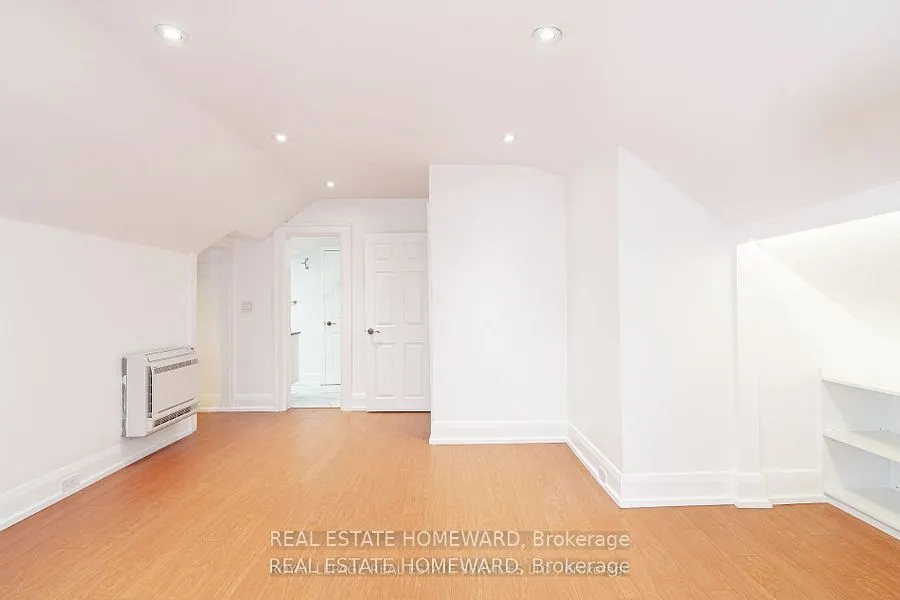 56 Oakwood Avenue