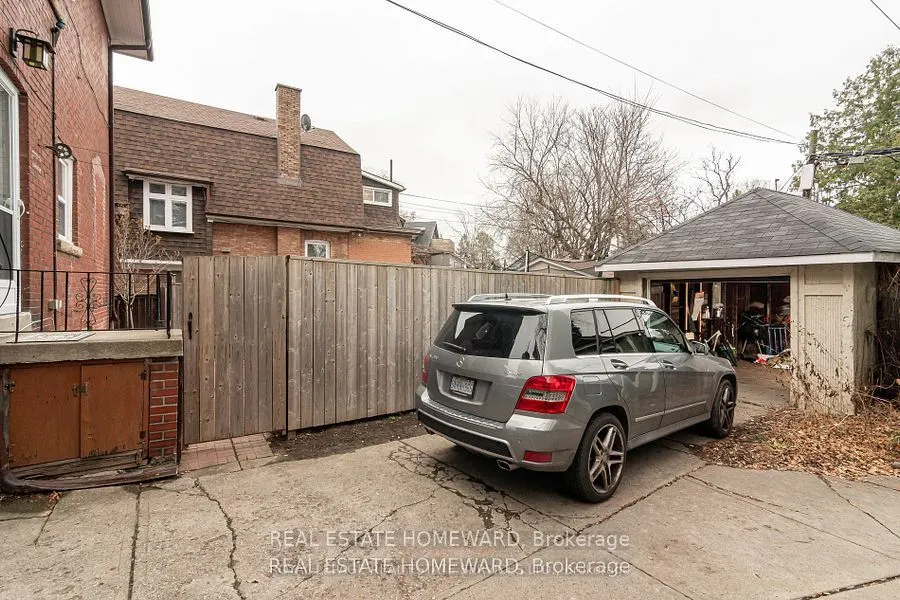 56 Oakwood Avenue