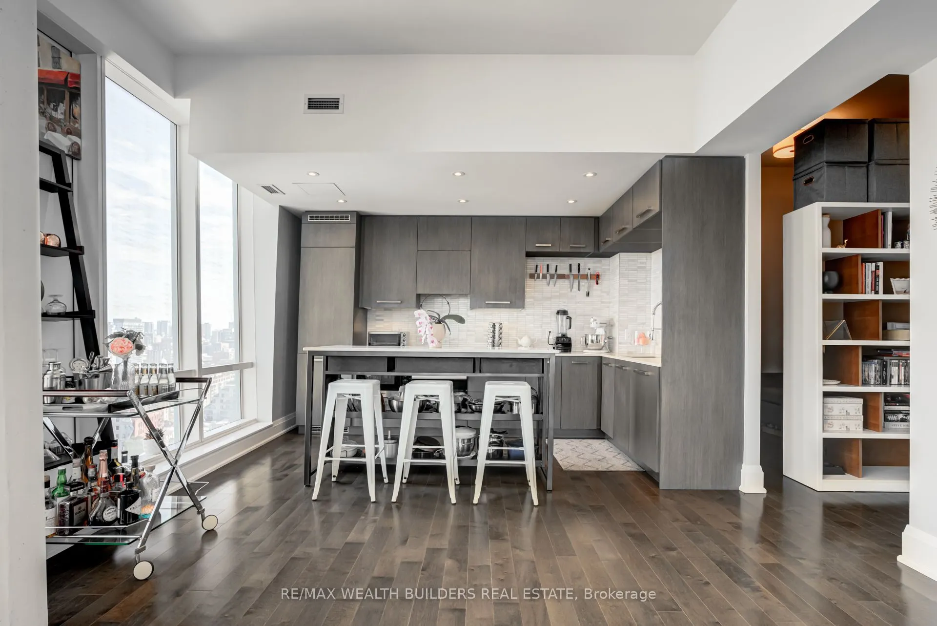 8 The Esplanade, #2105