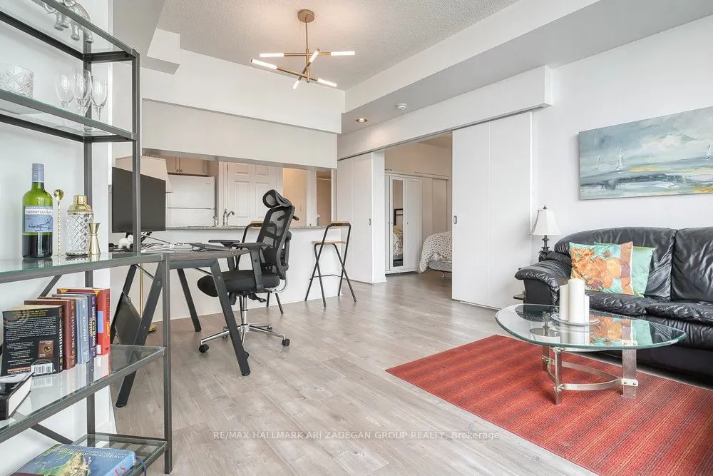 230 Queens Quay W, #1518